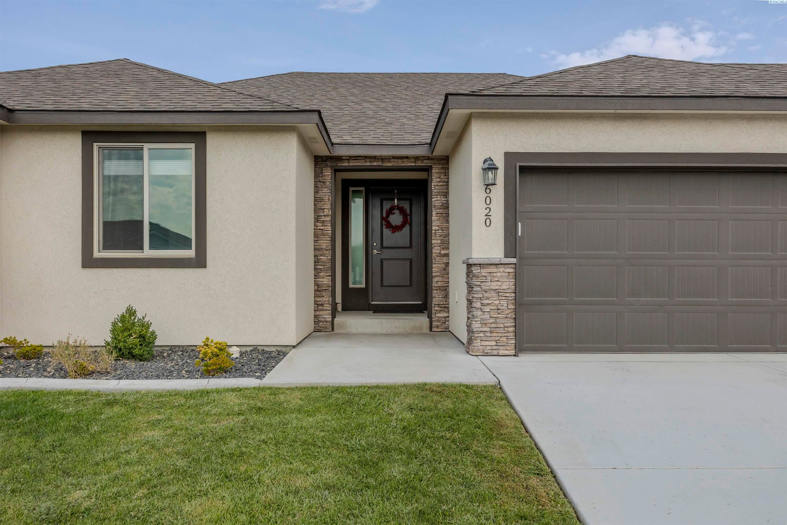 Kennewick, Washington, 99338, United States, 3 Bedrooms Bedrooms, ,2 BathroomsBathrooms,Residential,For Sale,1943089