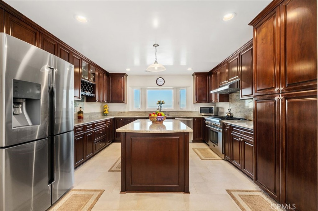 Torrance, California, 90505, United States, 4 Bedrooms Bedrooms, ,3 BathroomsBathrooms,Residential,For Sale,1992136