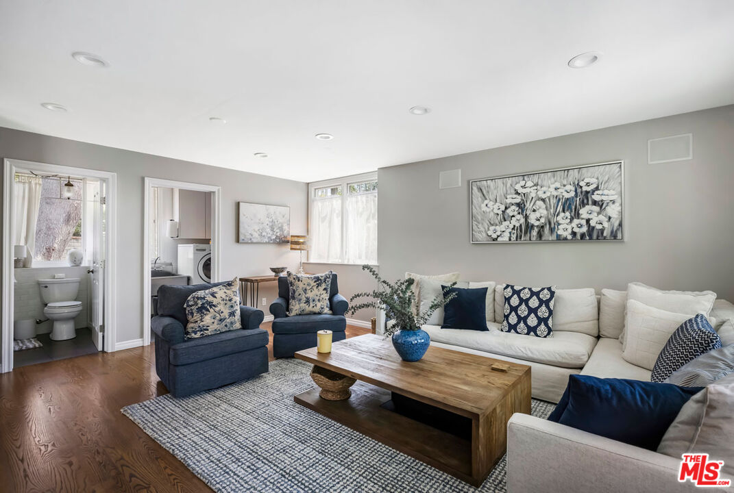 Altadena, California, 91001, United States, 4 Bedrooms Bedrooms, ,4 BathroomsBathrooms,Residential,For Sale,1992160