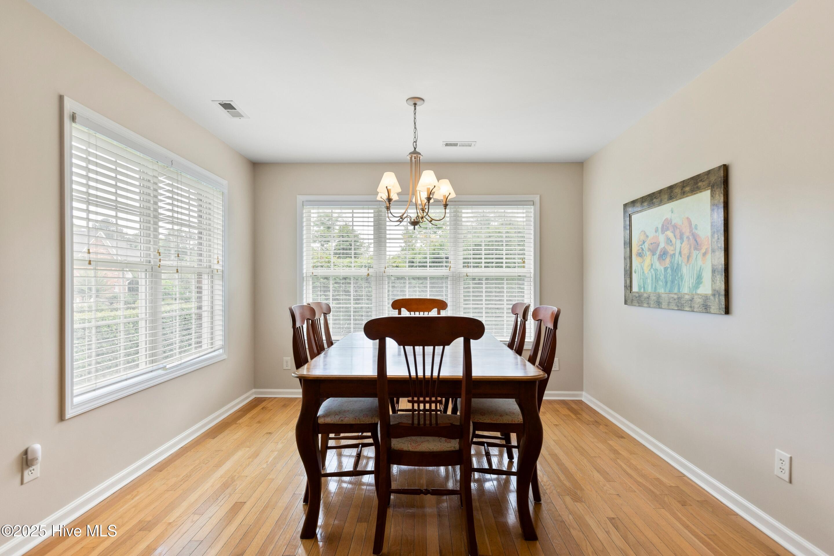 Wilmington, North Carolina, 28409, United States, 4 Bedrooms Bedrooms, ,3 BathroomsBathrooms,Residential,For Sale,1898708