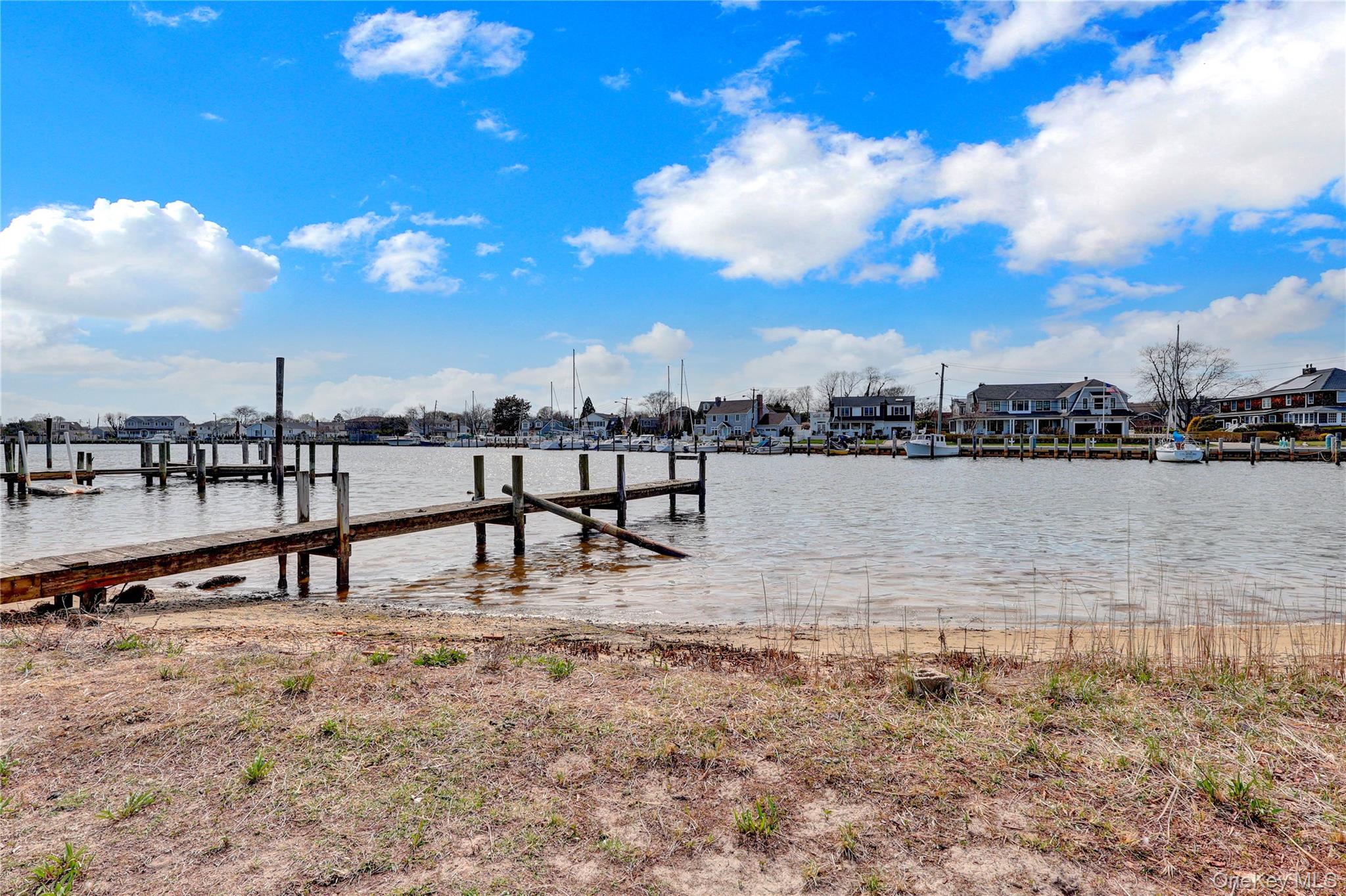  150 W Islip Road, West Islip, NY, 11795 - 物件實景