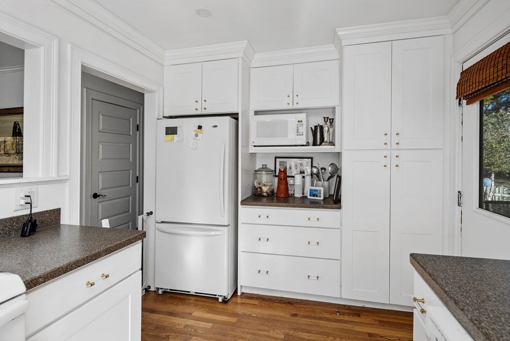 Cohasset, Massachusetts, 02025, United States, 3 Bedrooms Bedrooms, ,2 BathroomsBathrooms,Residential,For Sale,1925123