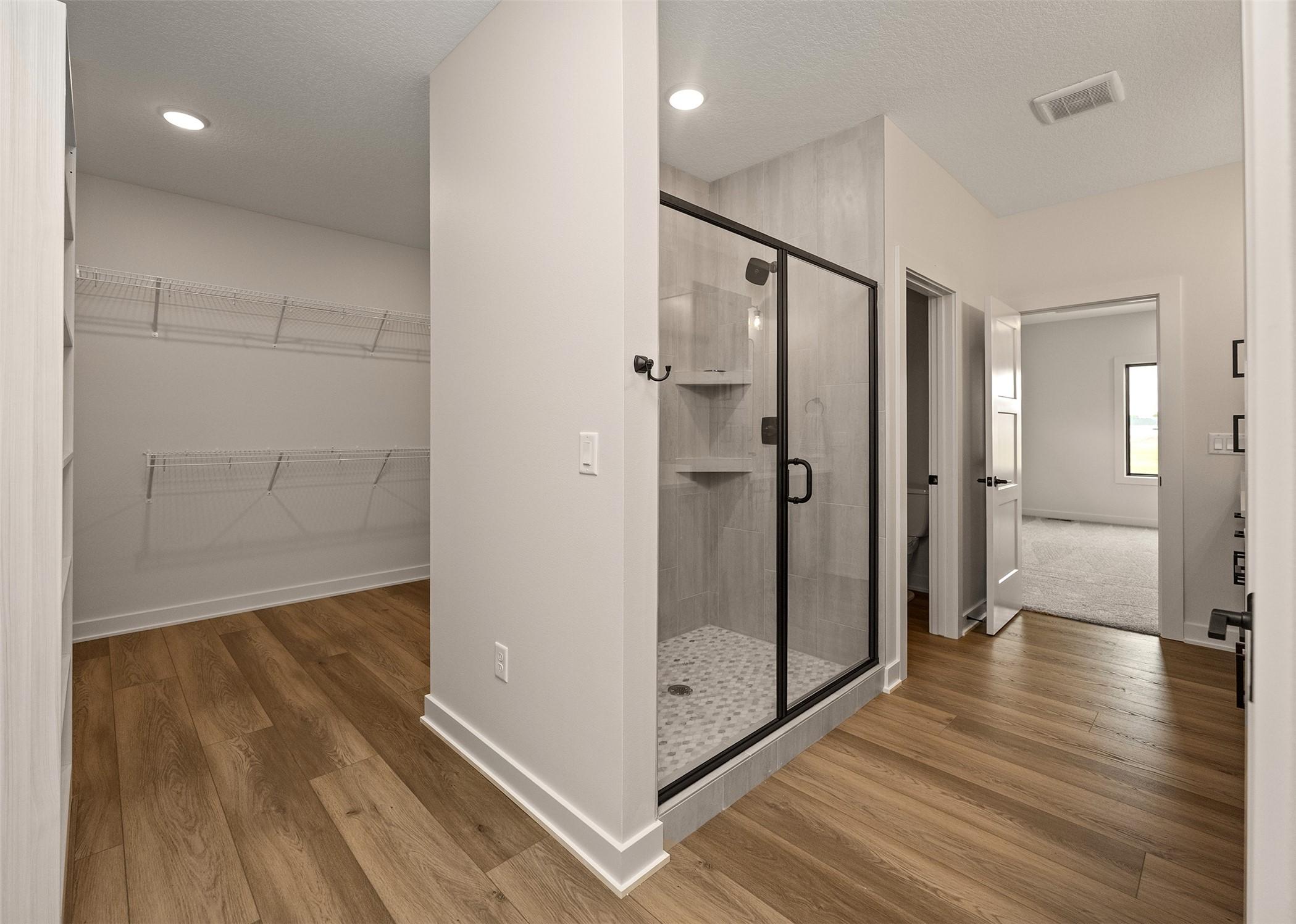 Urbandale, Iowa, 50323, United States, 4 Bedrooms Bedrooms, ,3 BathroomsBathrooms,Residential,For Sale,1975172