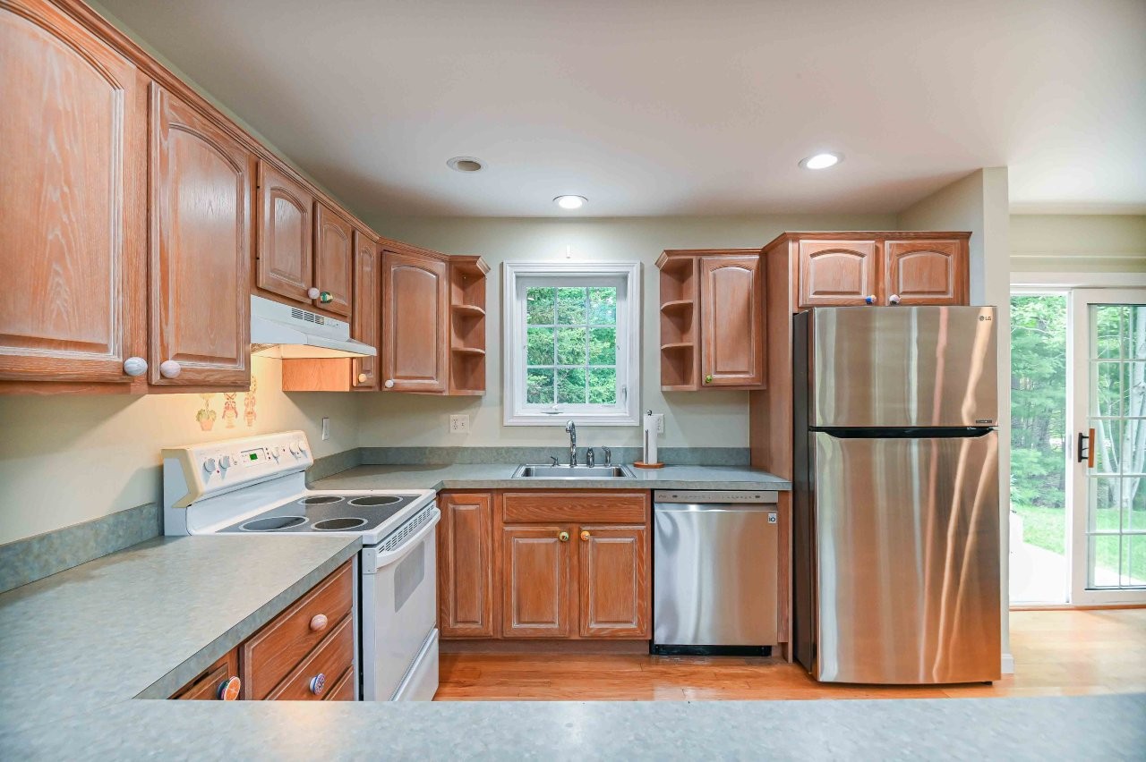 York, Maine, 03909, United States, 2 Bedrooms Bedrooms, ,2 BathroomsBathrooms,Residential,For Sale,1896893