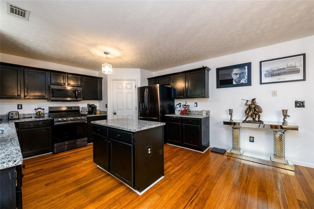 Lawrenceville, Georgia, 30046, United States, 5 Bedrooms Bedrooms, ,4 BathroomsBathrooms,Residential,For Sale,1934412