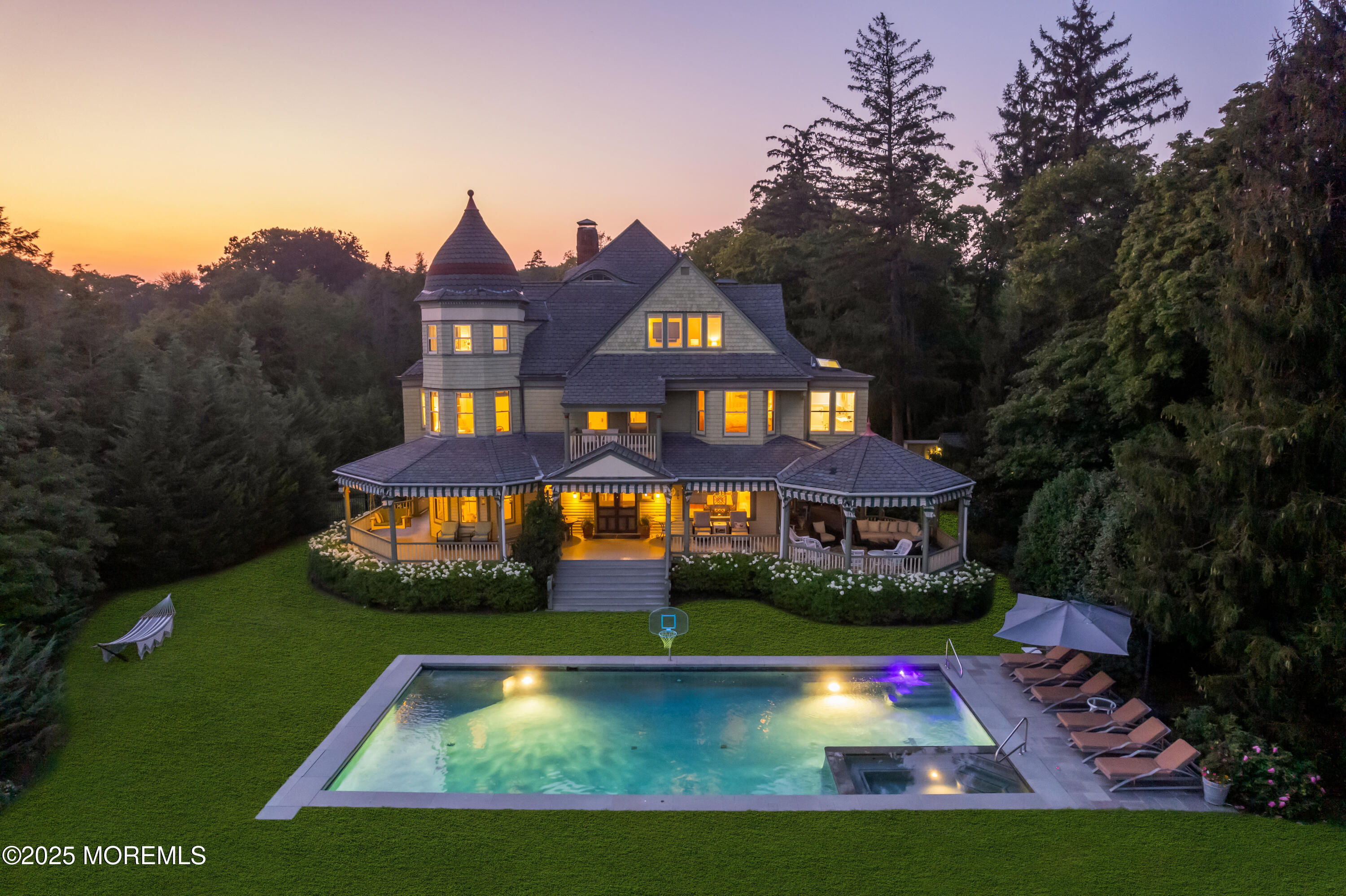 Red Bank, New Jersey, 07701, United States, 9 Bedrooms Bedrooms, ,6 BathroomsBathrooms,Residential,For Sale,1934404