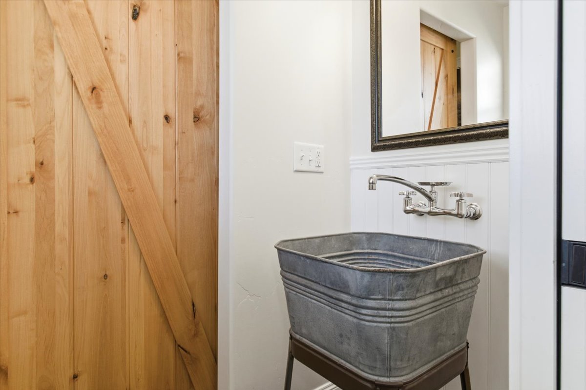 CENTRAL VALLEY, Utah, 84754, United States, 4 Bedrooms Bedrooms, ,3 BathroomsBathrooms,Residential,For Sale,1973038