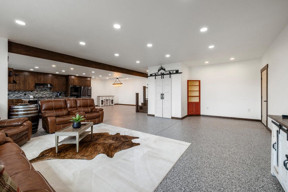 Klamath Falls, Oregon, 97603, United States, 3 Bedrooms Bedrooms, ,3 BathroomsBathrooms,Residential,For Sale,1878382