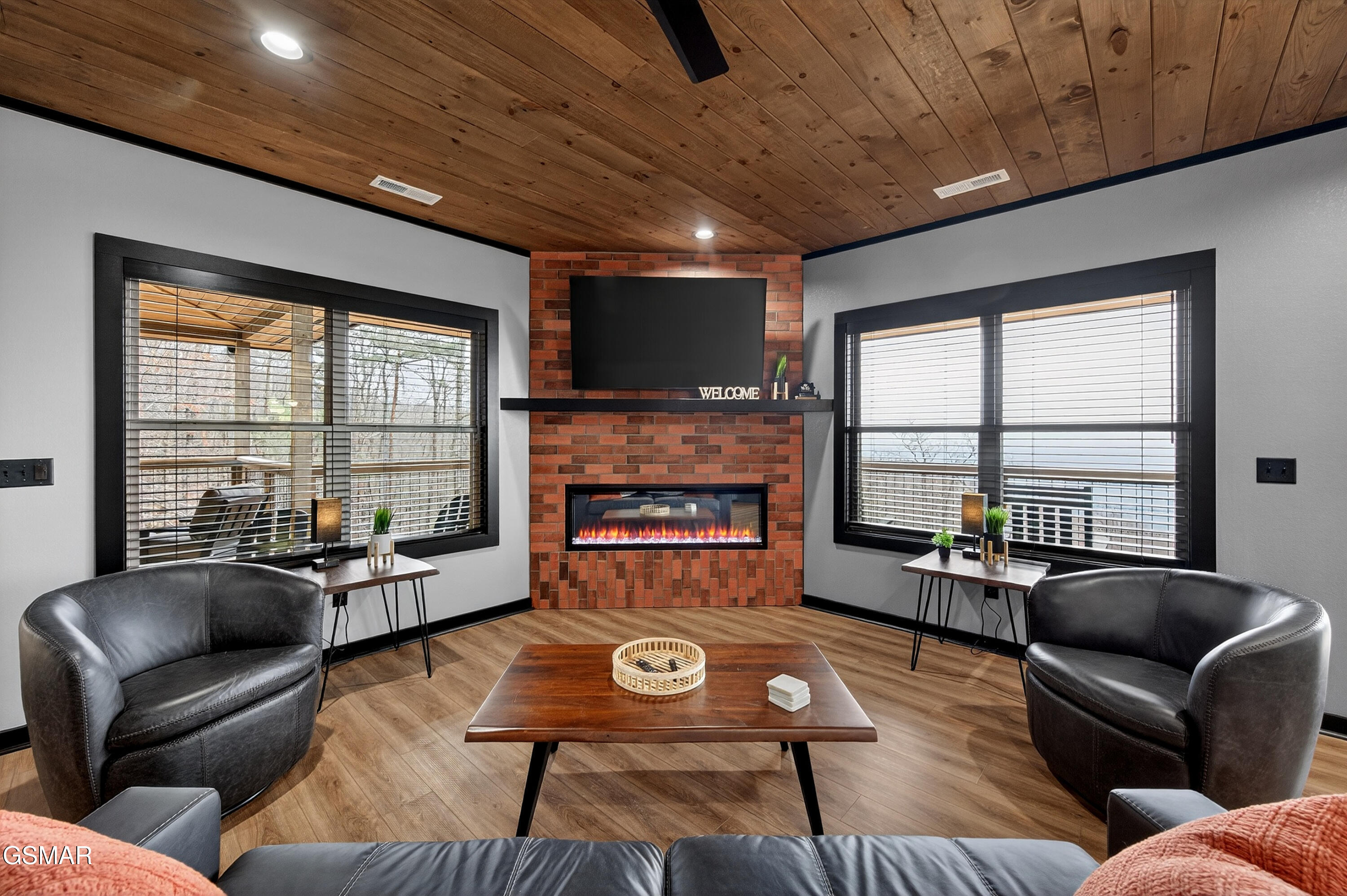 Sevierville, Tennessee, 37876, United States, 3 Bedrooms Bedrooms, ,5 BathroomsBathrooms,Residential,For Sale,1977074