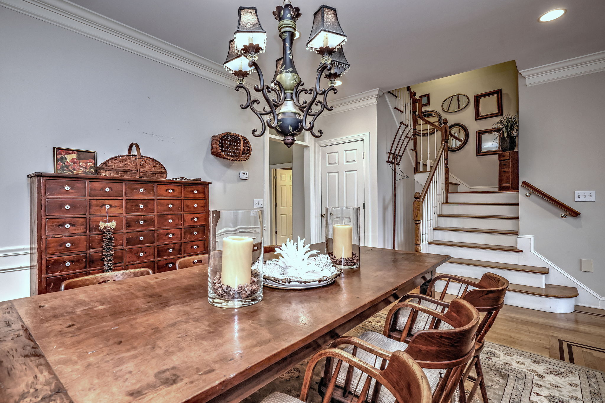 Shelton, Connecticut, 06484, United States, 2 Bedrooms Bedrooms, ,3 BathroomsBathrooms,Residential,For Sale,1933368