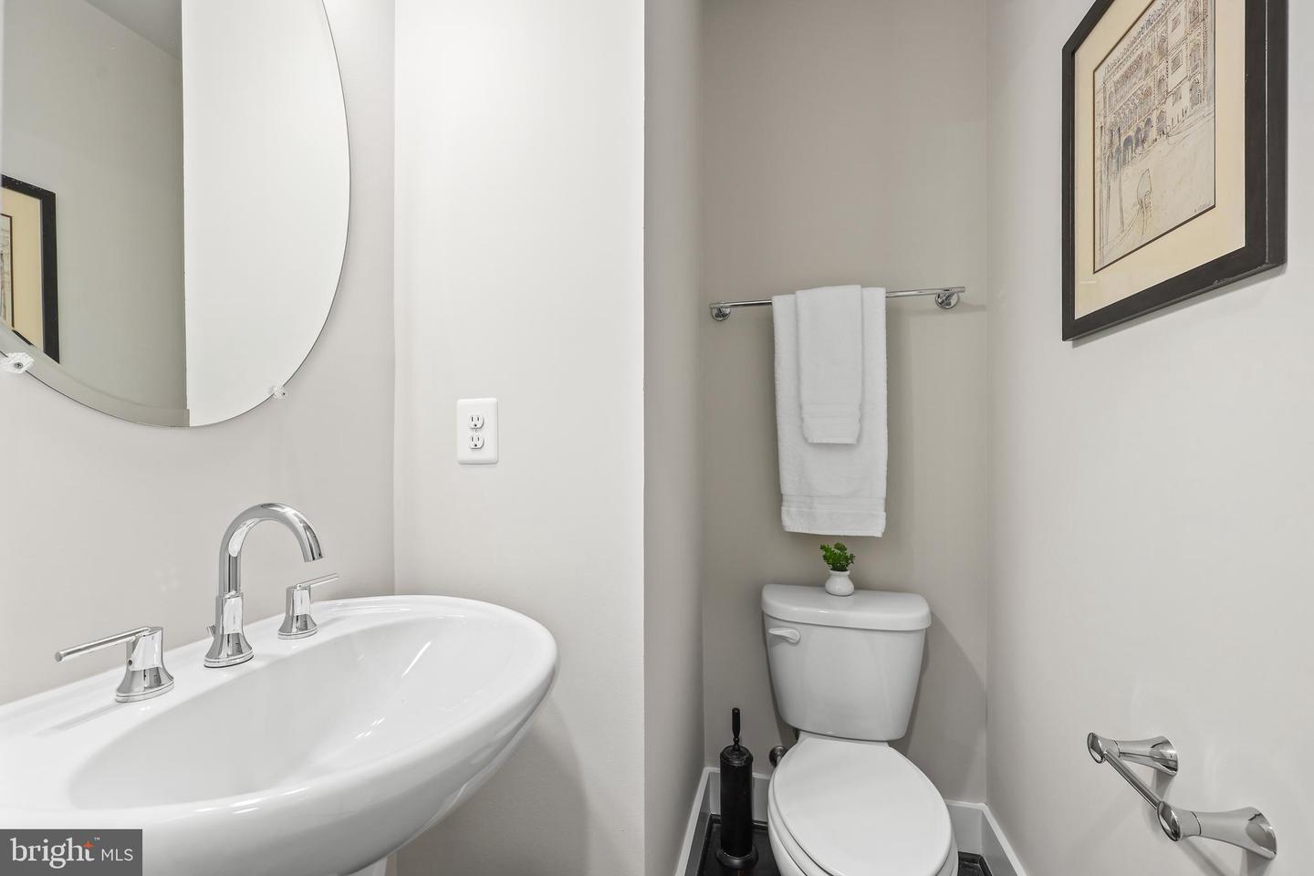 Arlington, Virginia, 22204, United States, 3 Bedrooms Bedrooms, ,4 BathroomsBathrooms,Residential,For Sale,1827823