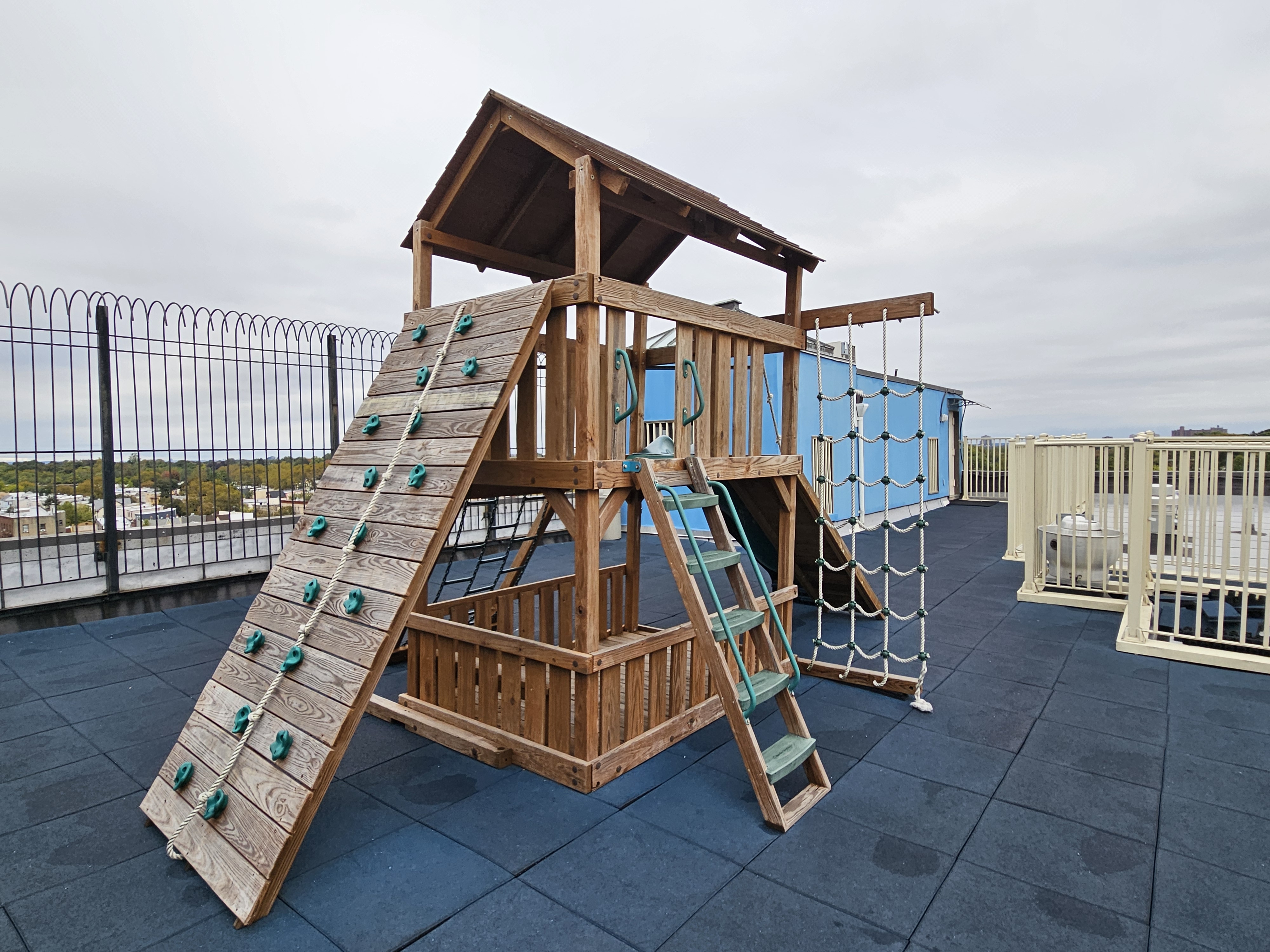 Glendale, New York, 11385, United States, 2 Bedrooms Bedrooms, ,2 BathroomsBathrooms,Residential,For Sale,1987911