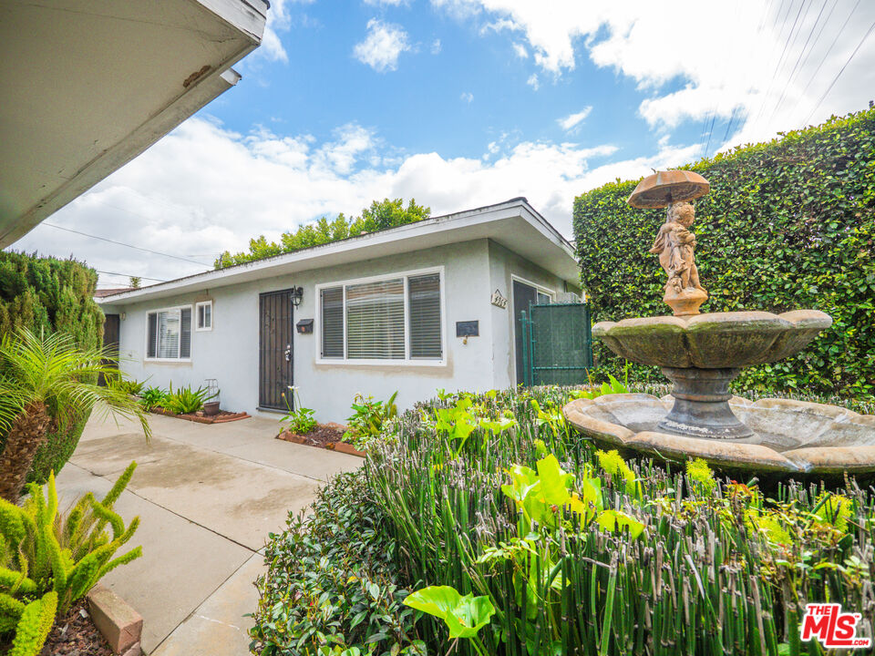 Los Angeles, California, 90066, United States, 4 Bedrooms Bedrooms, ,Residential,For Sale,1705124