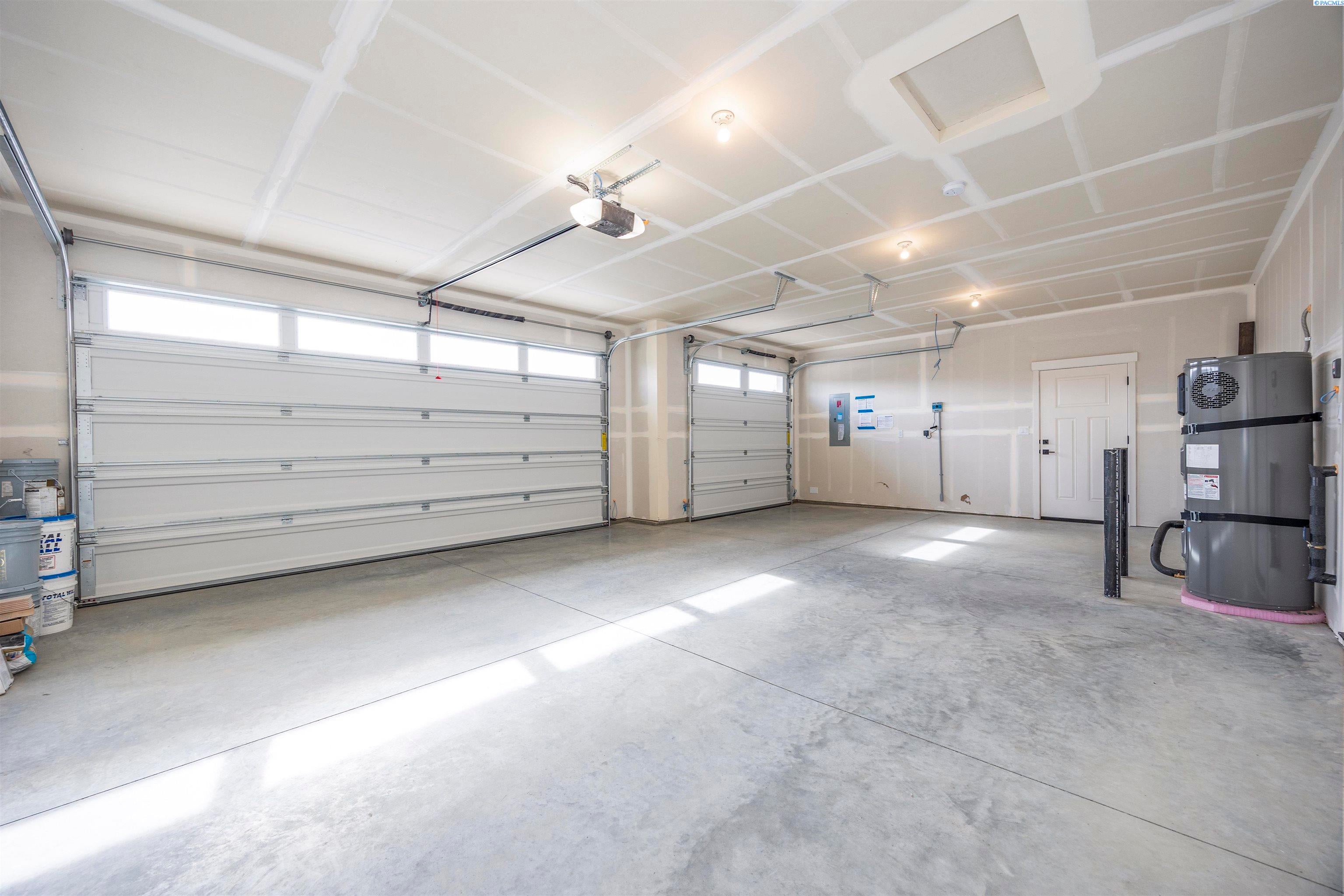 Prosser, Washington, 99350, United States, 4 Bedrooms Bedrooms, ,1 BathroomBathrooms,Residential,For Sale,1977826