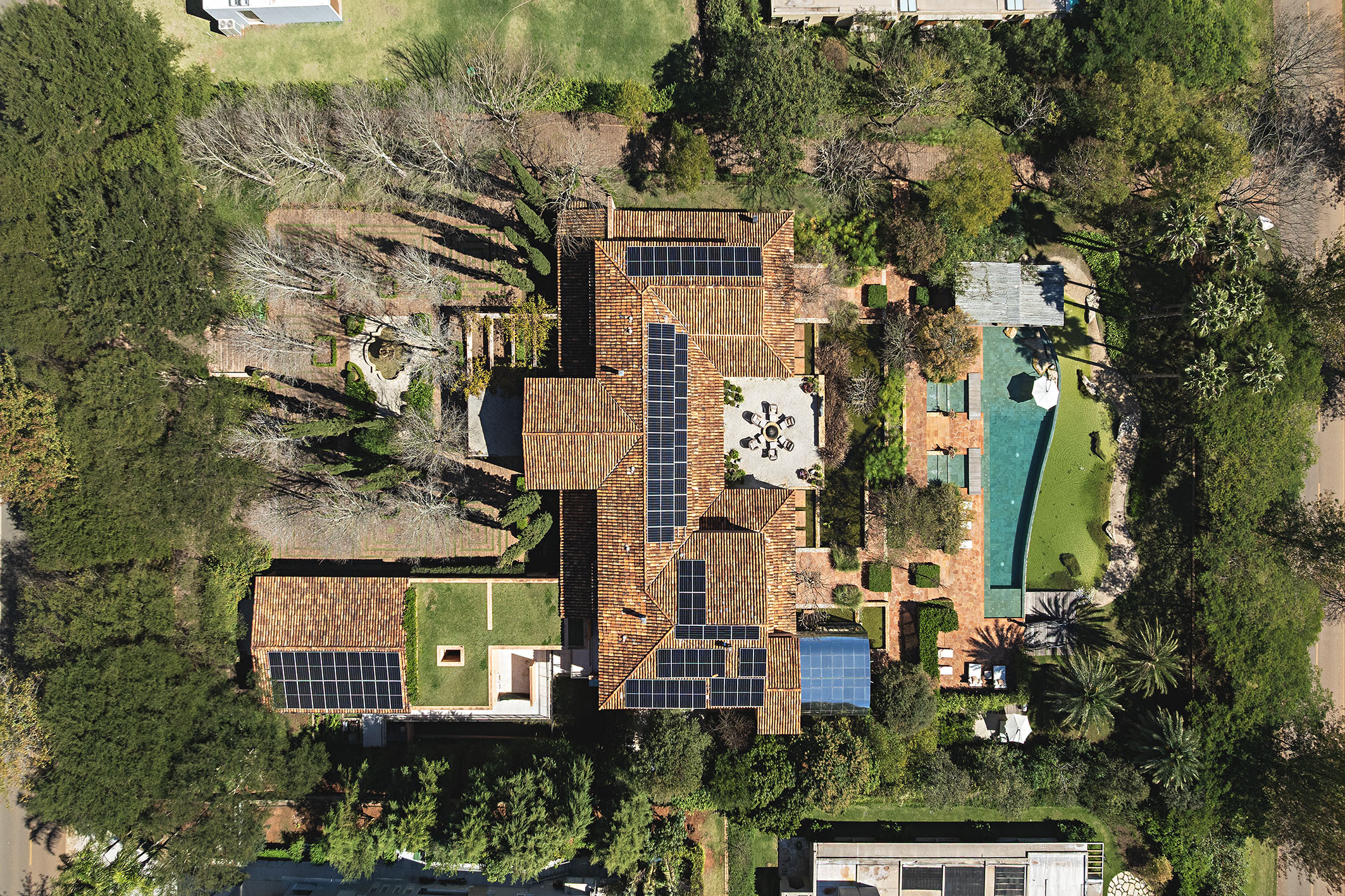  Tuscan-Style Residence in Quinta da Baroneza with an Exclusive Design - 物件實景