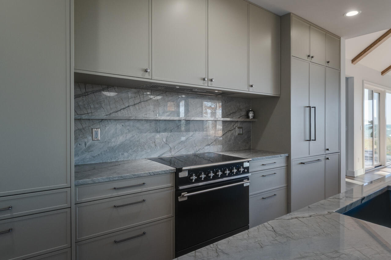 Fennville, Michigan, 49408, United States, 9 Bedrooms Bedrooms, ,10 BathroomsBathrooms,Residential,For Sale,1992421