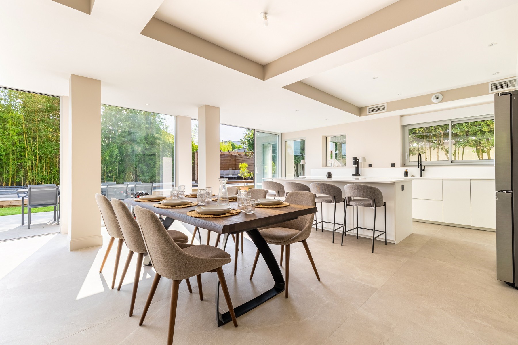  LE BOUSCAT – CONTEMPORARY HOME – SWIMMING POOL – 4 BEDROOMS – LANDSCAPED GARDEN - 物件實景