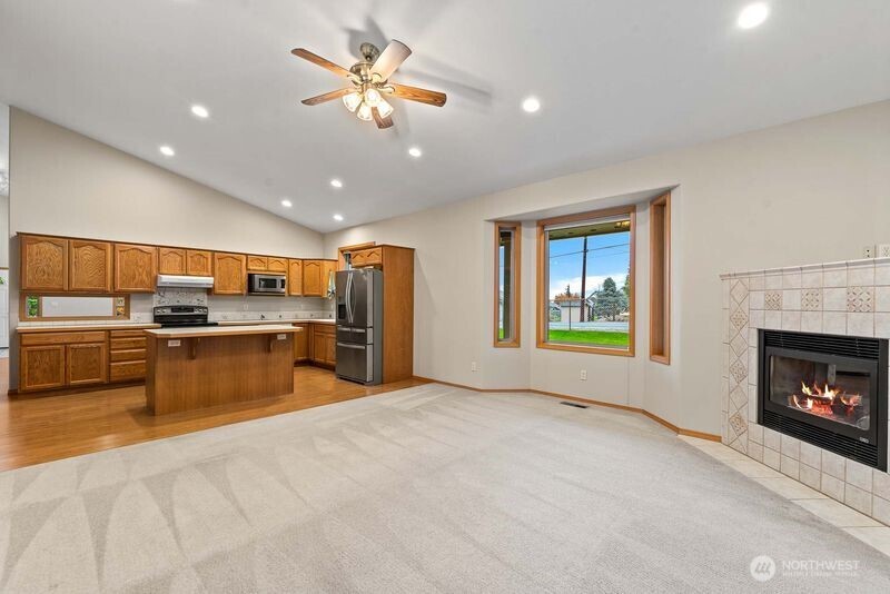 Wenatchee, Washington, 98801, United States, 3 Bedrooms Bedrooms, ,1 BathroomBathrooms,Residential,For Sale,1989040