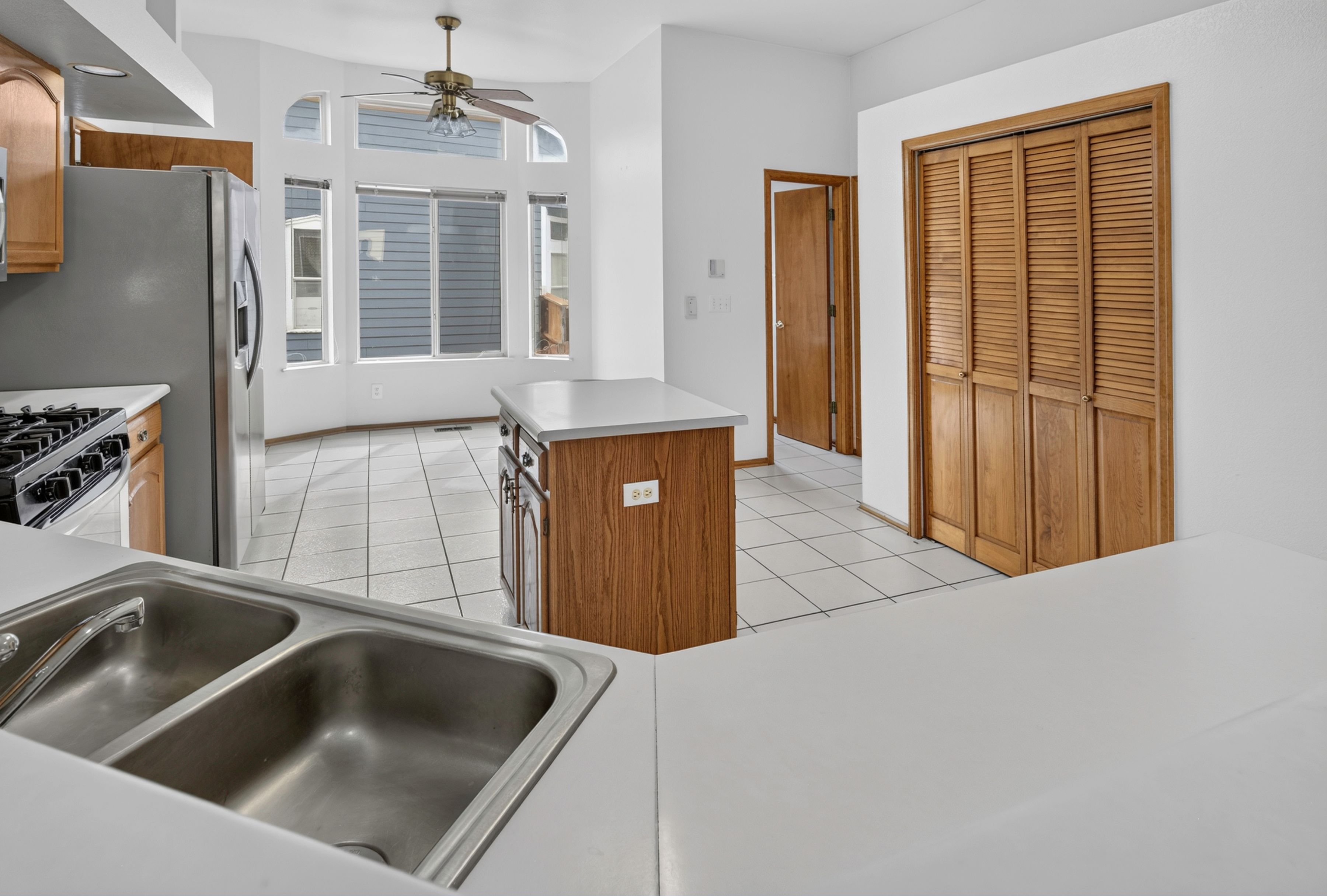  Lovingly Maintained Home in the Highly Sought-After Hunters Glen Community - 物件實景