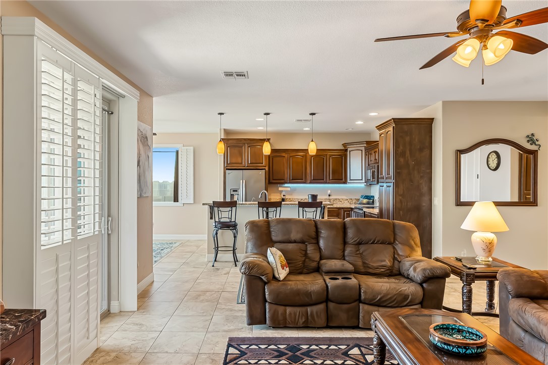 Bullhead City, Arizona, 86429, United States, 3 Bedrooms Bedrooms, ,1 BathroomBathrooms,Residential,For Sale,1948119