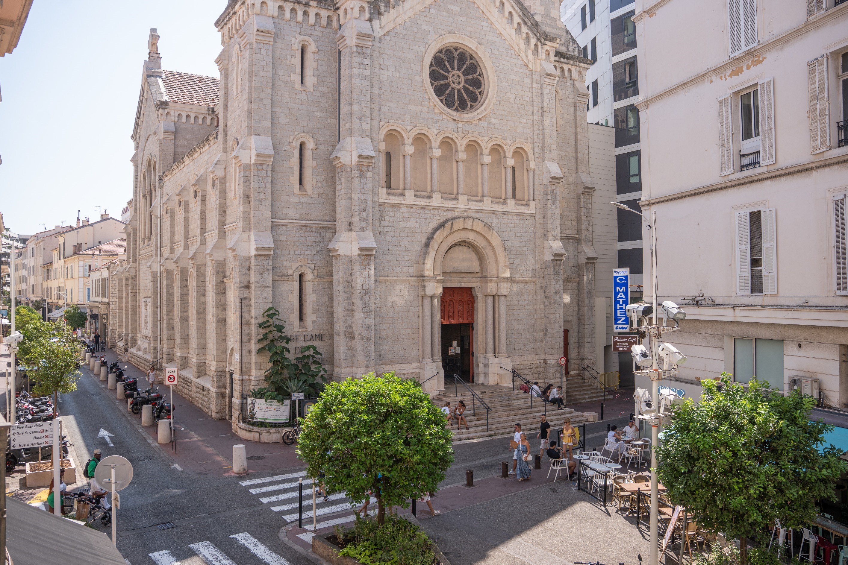  Renovated 96 sqm apartment with two suites near the Palais des Festivals in Can… - 物件實景