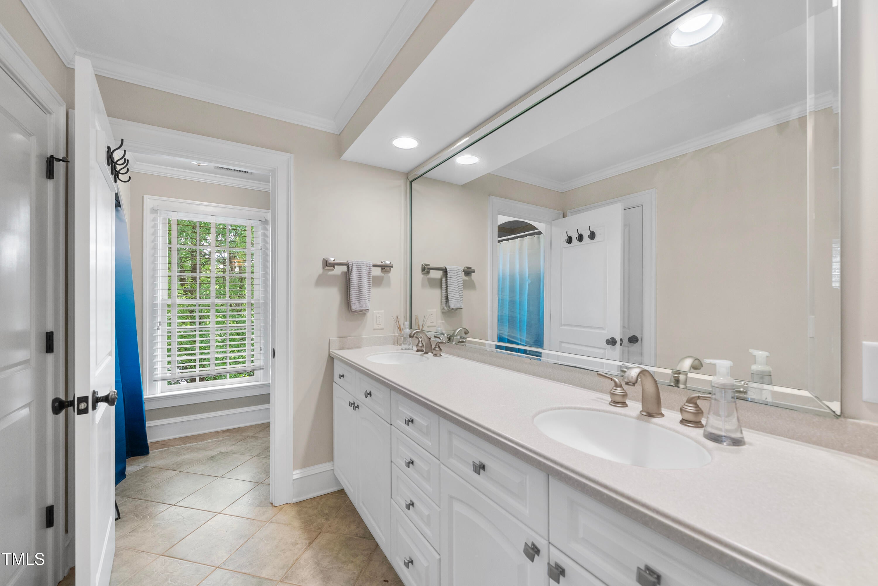 Wake Forest, North Carolina, 27587, United States, 5 Bedrooms Bedrooms, ,4 BathroomsBathrooms,Residential,For Sale,1838008