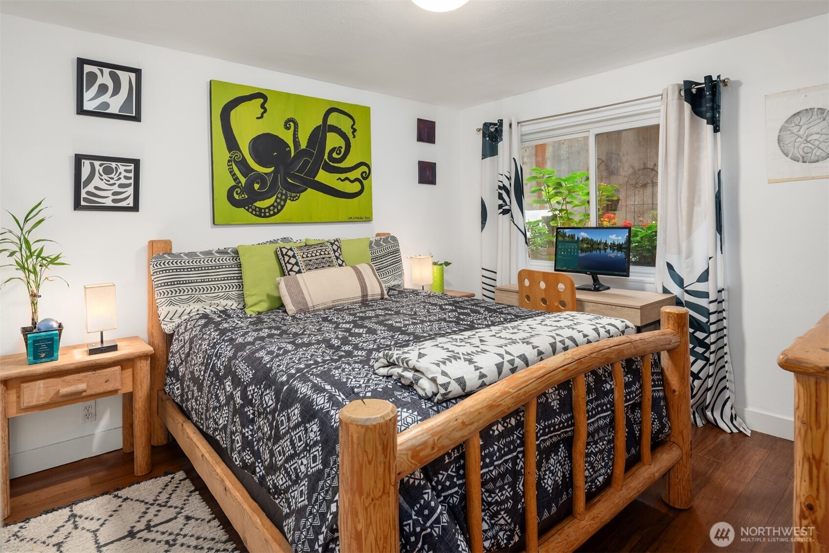 Seattle, Washington, 98102, United States, 2 Bedrooms Bedrooms, ,2 BathroomsBathrooms,Residential,For Sale,2001623