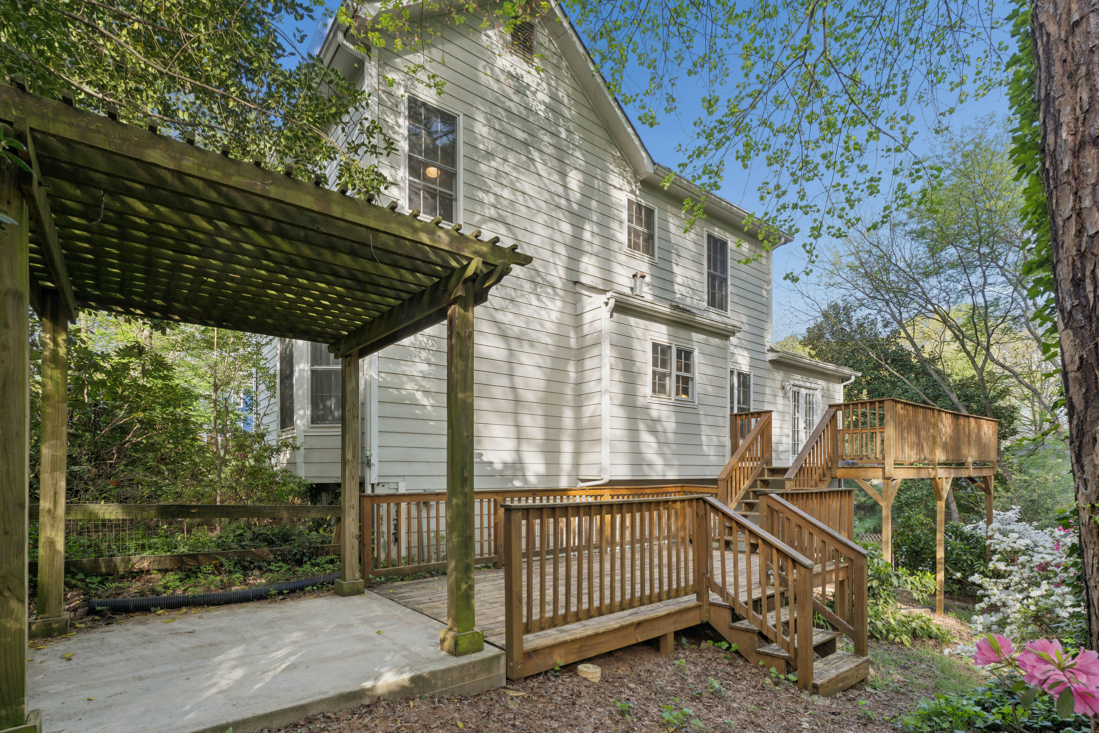  Tree-Lined Traditional in Sought-After Brookwood School District - 物件實景