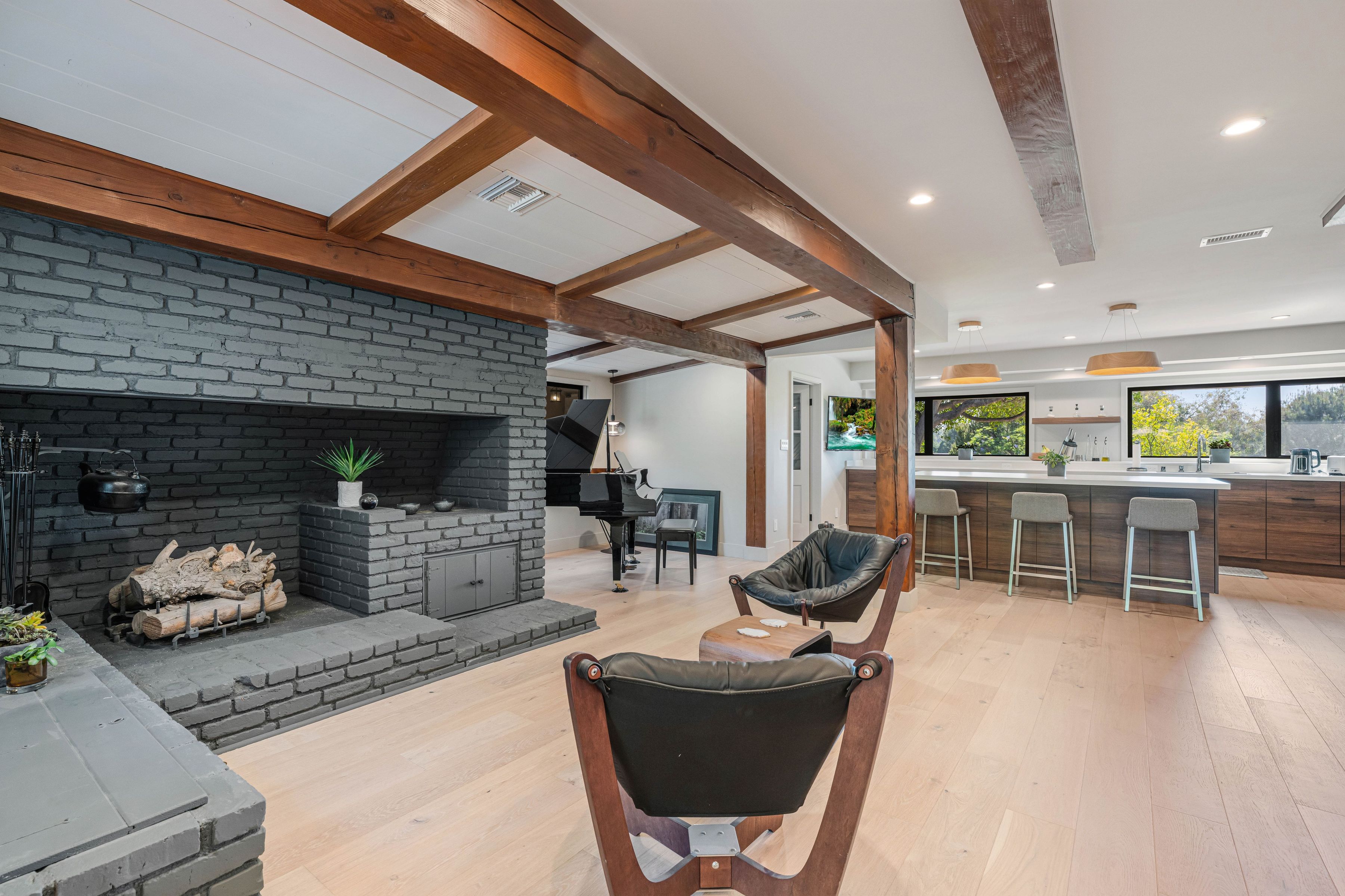  5950 Winnetka Avenue - 物件實景