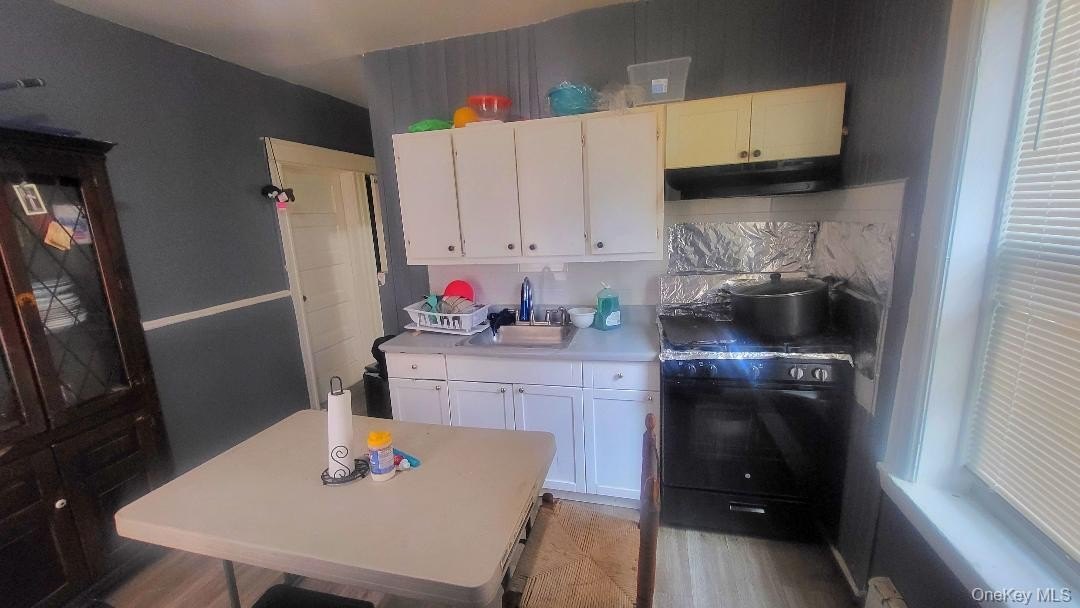 Poughkeepsie, New York, 12601, United States, 9 Bedrooms Bedrooms, ,3 BathroomsBathrooms,Residential,For Sale,1996441