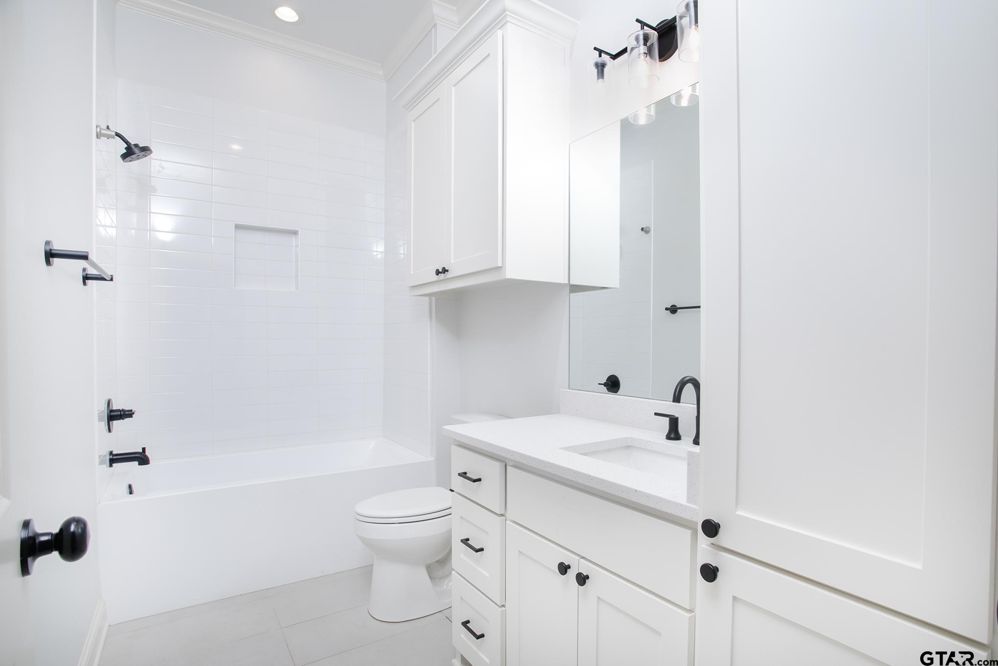 Tyler, Texas, 75703, United States, 5 Bedrooms Bedrooms, ,3 BathroomsBathrooms,Residential,For Sale,1900934