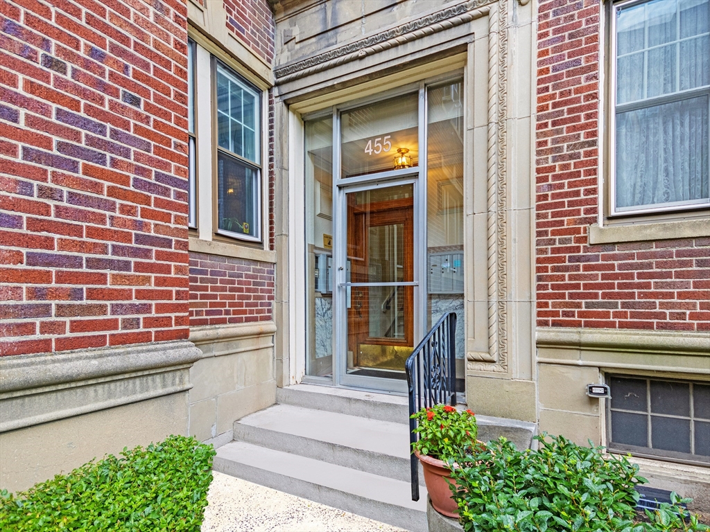 Brookline, Massachusetts, 02446, United States, 2 Bedrooms Bedrooms, ,1 BathroomBathrooms,Residential,For Sale,1934620