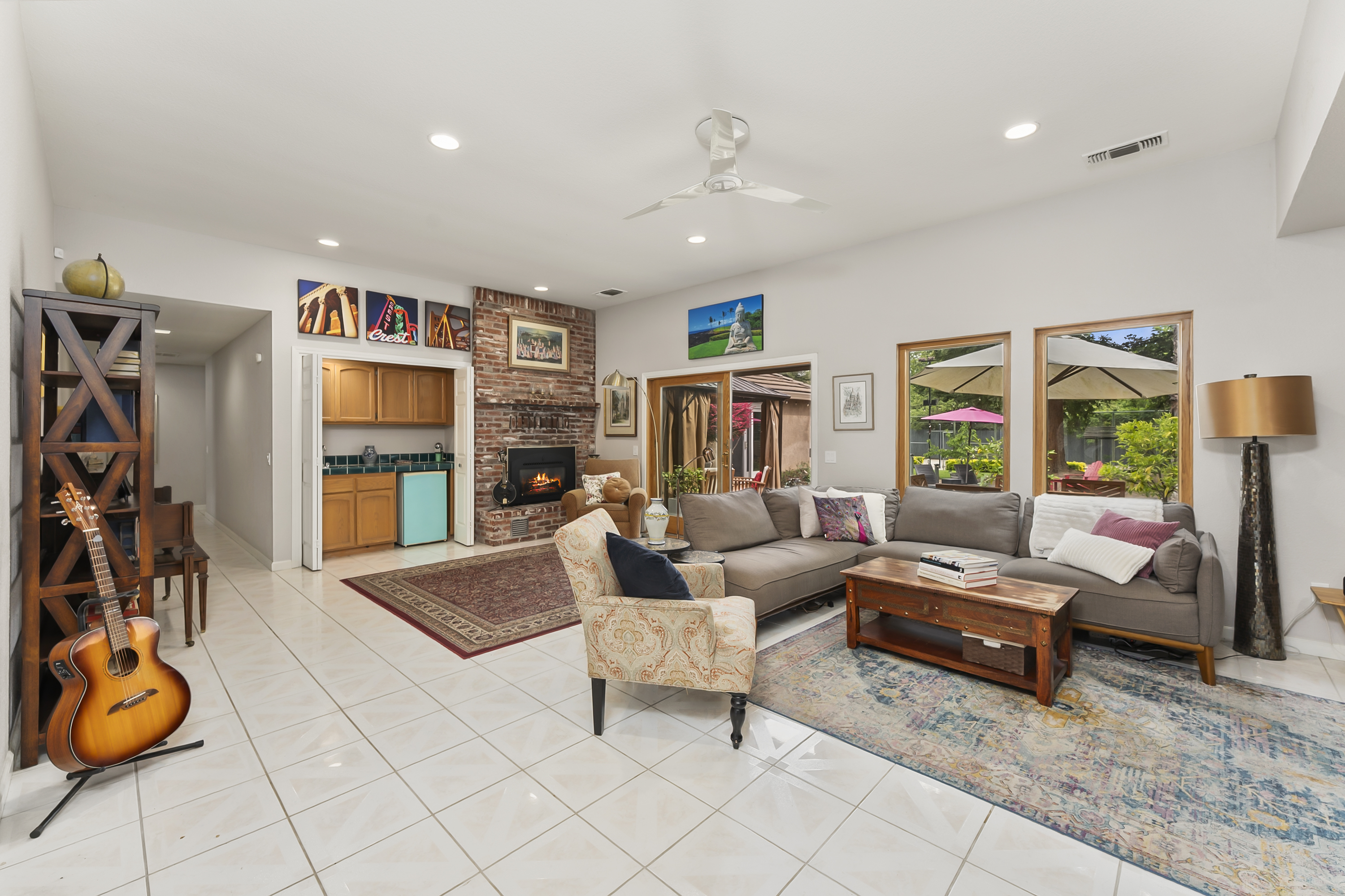  2230 Hillcrest Way, Carmichael, CA 95608 - 物件實景