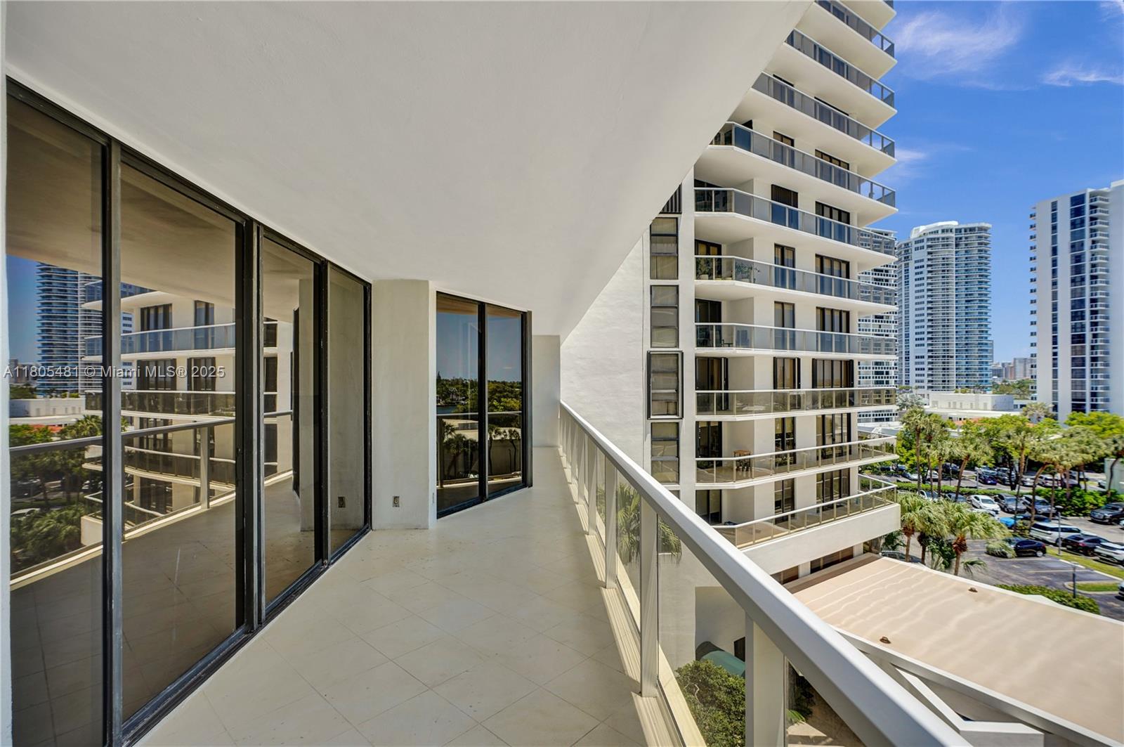 Aventura, Florida, 33180, United States, 2 Bedrooms Bedrooms, ,2 BathroomsBathrooms,Residential,For Sale,1827692