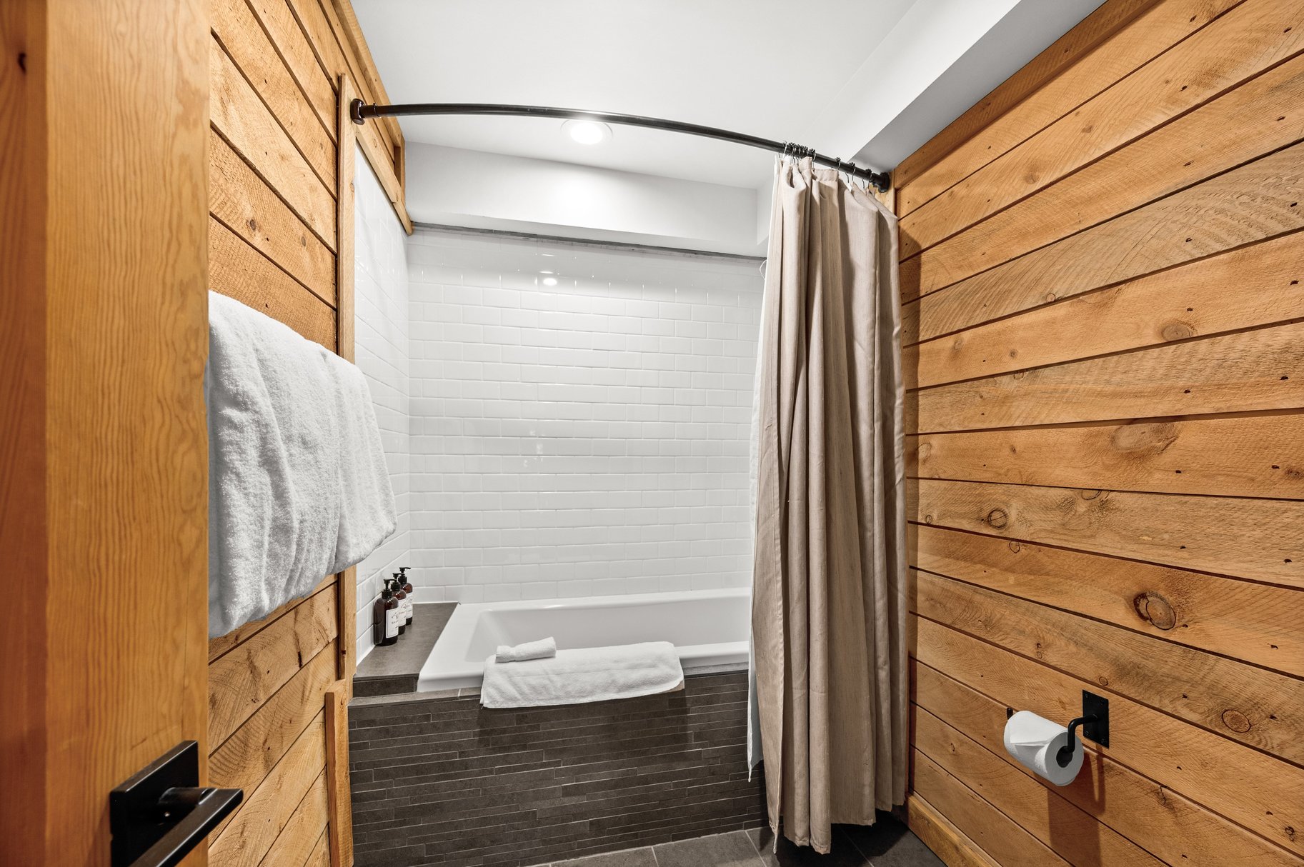  Rare Three-Bedroom Cottage in the Heart of Sundance - 物件實景