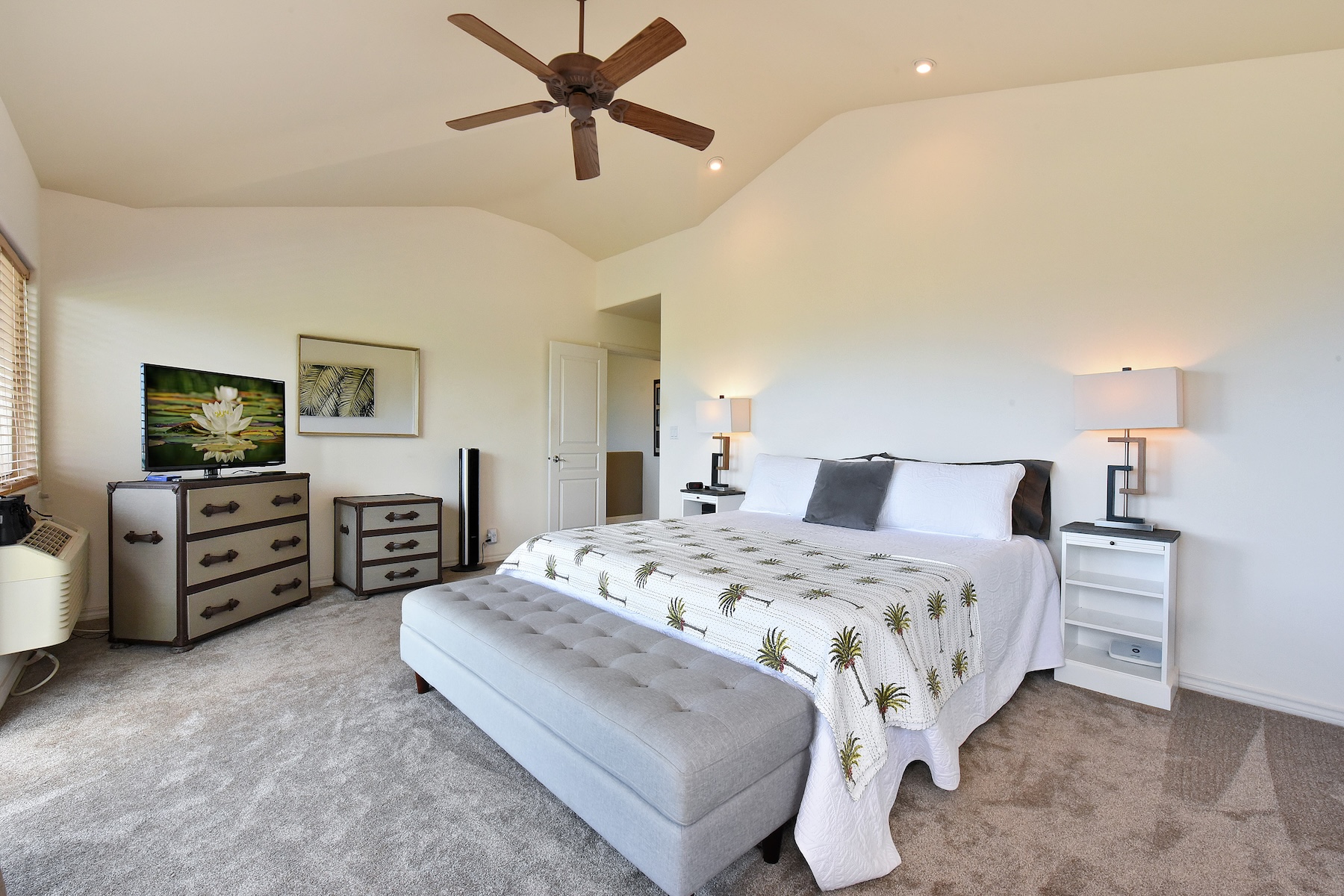  Fantastic ocean and island views from spacious two-story home - 物件實景