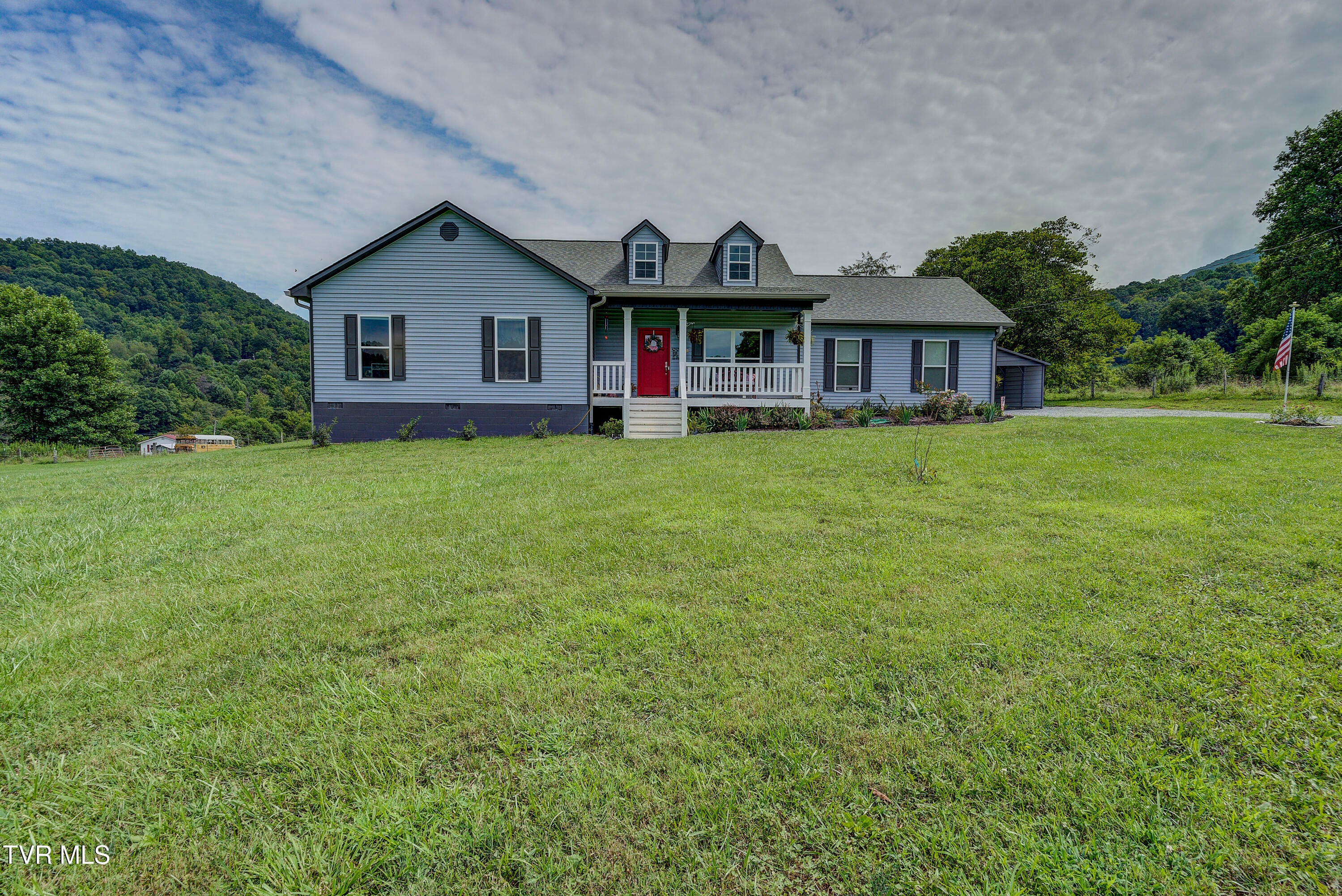 Elizabethton, Tennessee, 37643, United States, 3 Bedrooms Bedrooms, ,2 BathroomsBathrooms,Residential,For Sale,1925509