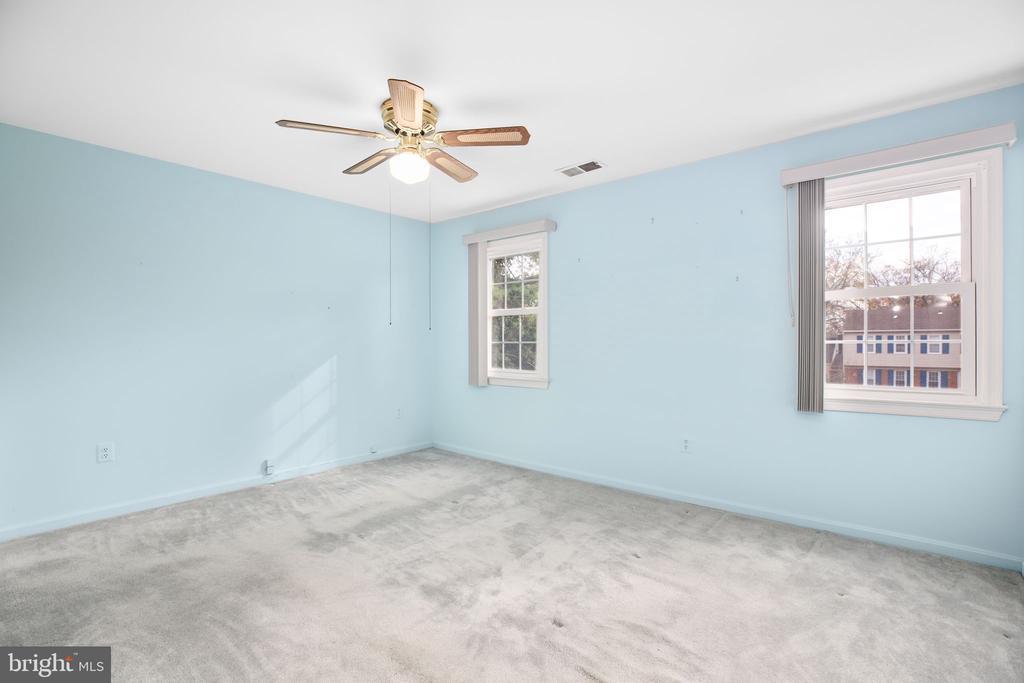 Springfield, Virginia, 22153, United States, 4 Bedrooms Bedrooms, ,4 BathroomsBathrooms,Residential,For Sale,1992836