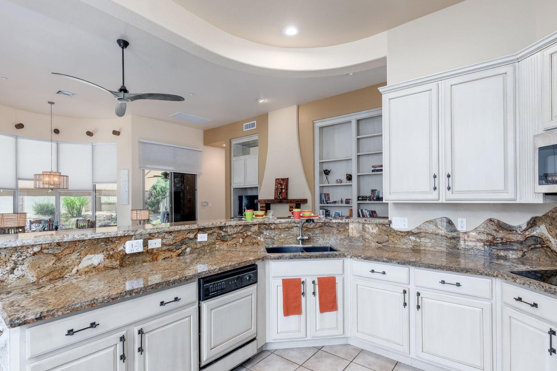 15618 E Cactus Drive  Fountain Hills, AZ - 物件實景