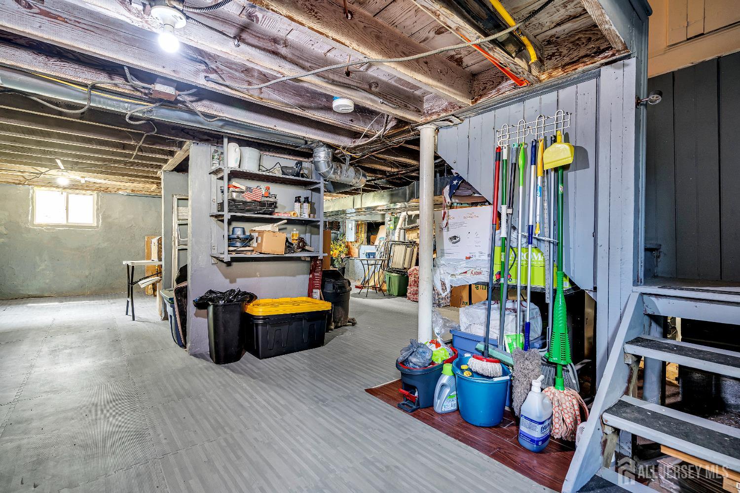 Woodbridge Proper, New Jersey, 07095, United States, 5 Bedrooms Bedrooms, ,2 BathroomsBathrooms,Residential,For Sale,1906051