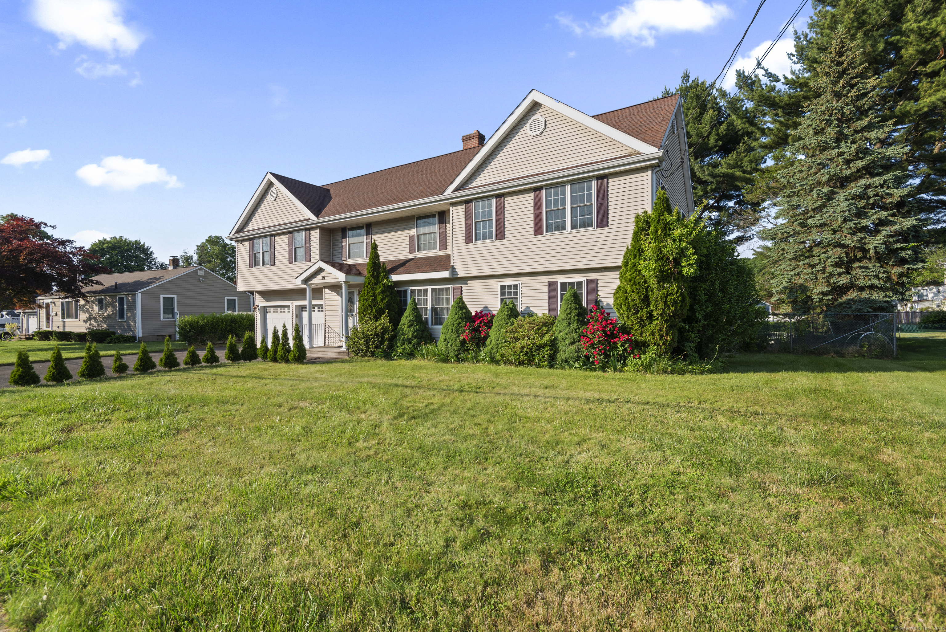 Milford, Connecticut, 06460, United States, 4 Bedrooms Bedrooms, ,3 BathroomsBathrooms,Residential,For Sale,1848853