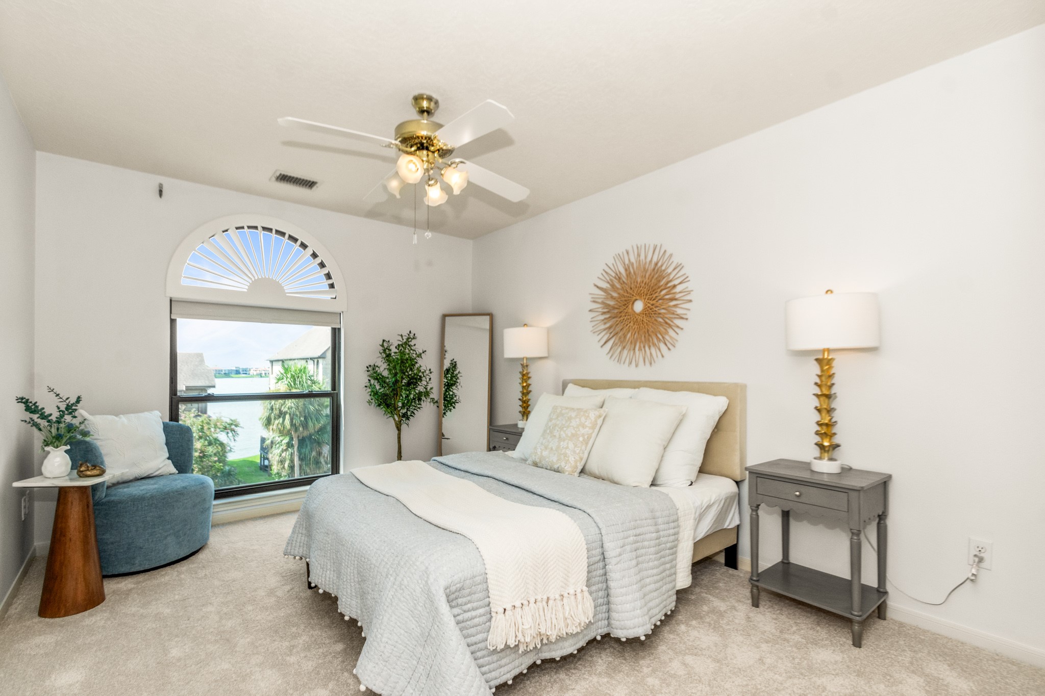 Houston, Texas, 77058, United States, 3 Bedrooms Bedrooms, ,4 BathroomsBathrooms,Residential,For Sale,1924880