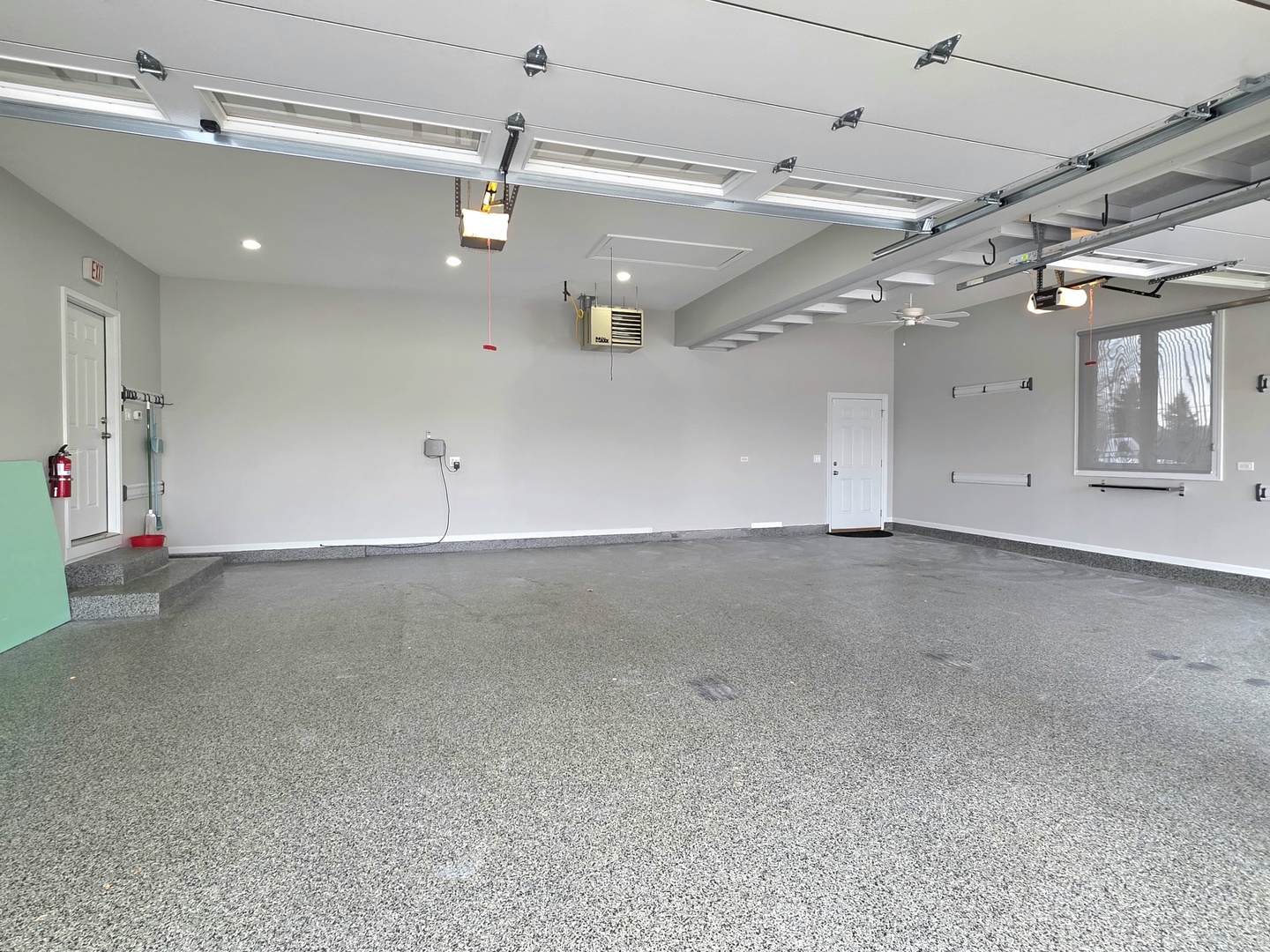 Mokena, Illinois, 60448, United States, 5 Bedrooms Bedrooms, ,4 BathroomsBathrooms,Residential,For Sale,2005641