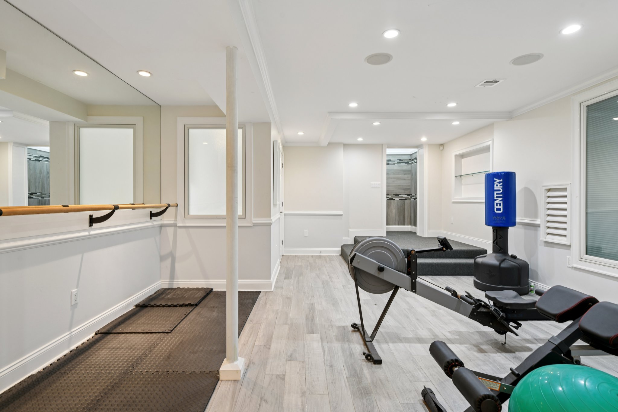 Hampton Bays, New York, 11946, United States, 5 Bedrooms Bedrooms, ,4 BathroomsBathrooms,Residential,For Sale,1870201