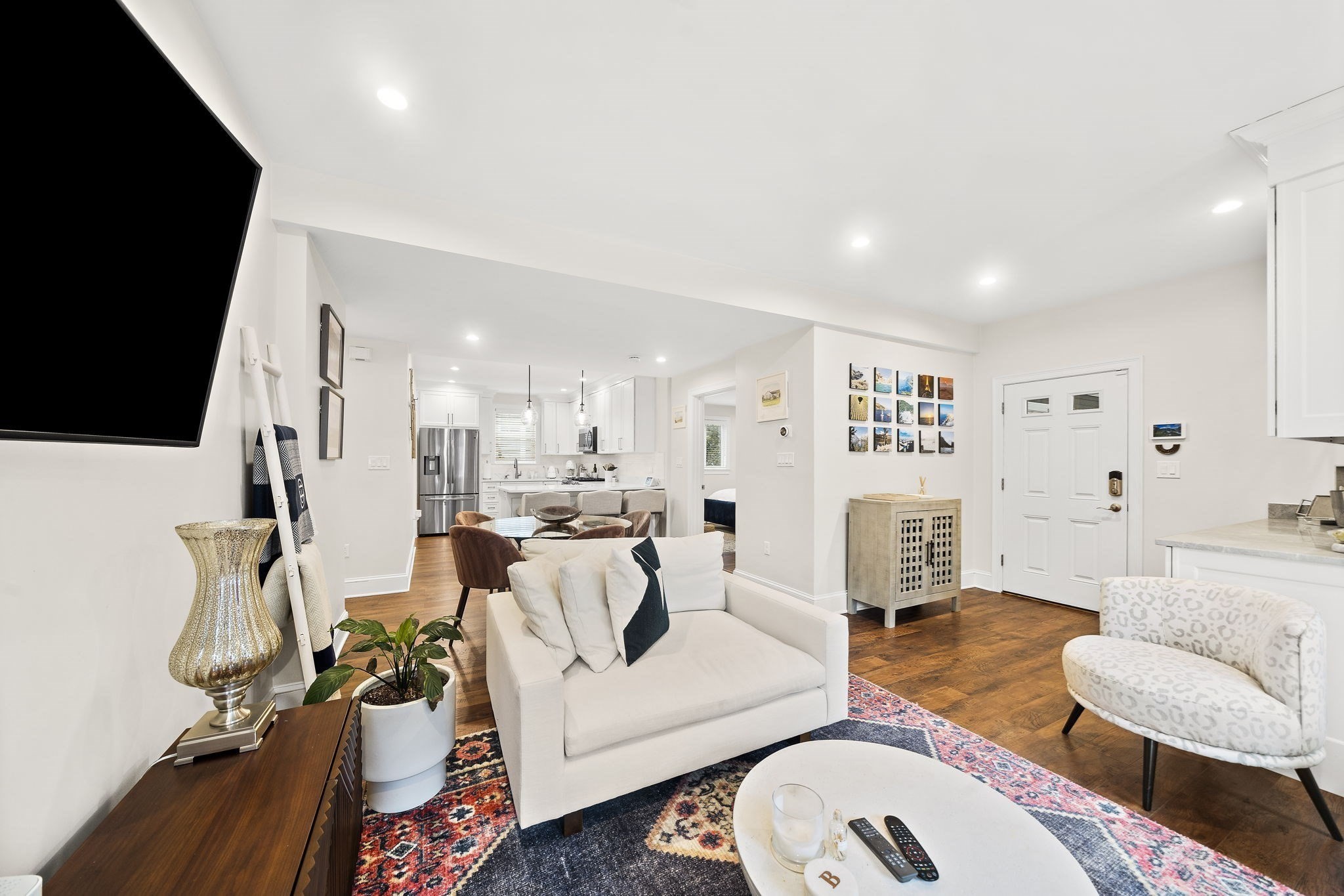 Wakefield, Massachusetts, 01880, United States, 3 Bedrooms Bedrooms, ,2 BathroomsBathrooms,Residential,For Sale,1982541