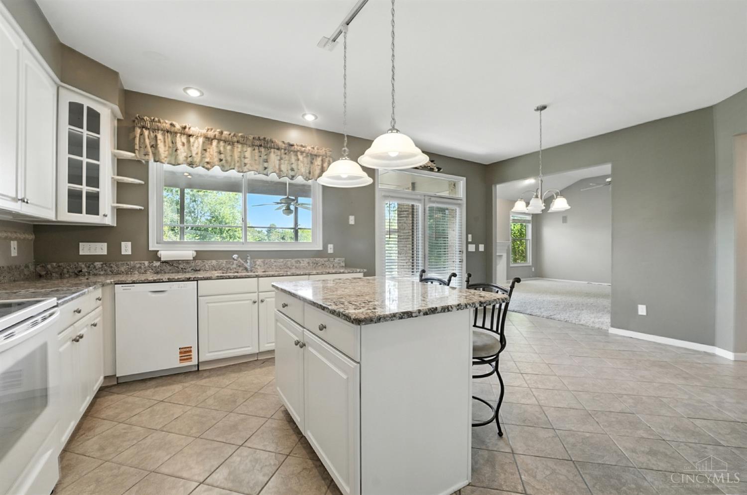Mason, Ohio, 45040, United States, 4 Bedrooms Bedrooms, ,3 BathroomsBathrooms,Residential,For Sale,1934204