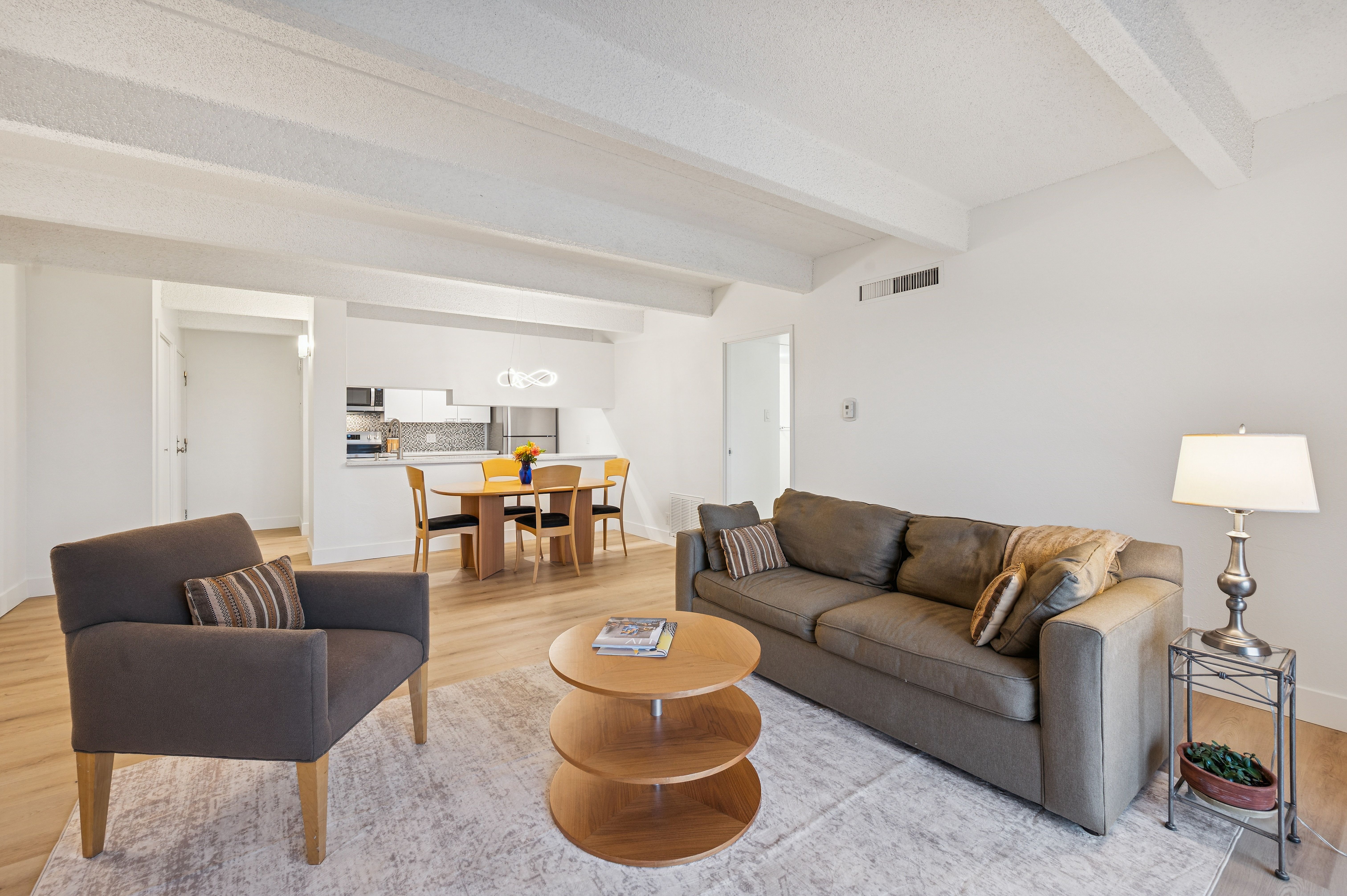  Stunning Mountain Views, Prime Loation & Unmatched Amenities - 物件實景