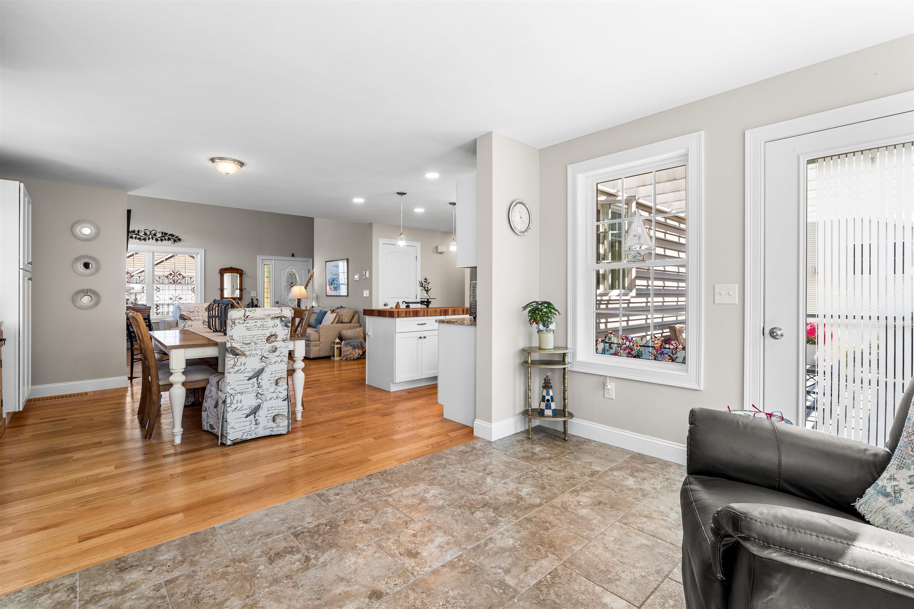 Candia, New Hampshire, 03034, United States, 2 Bedrooms Bedrooms, ,3 BathroomsBathrooms,Residential,For Sale,1918518