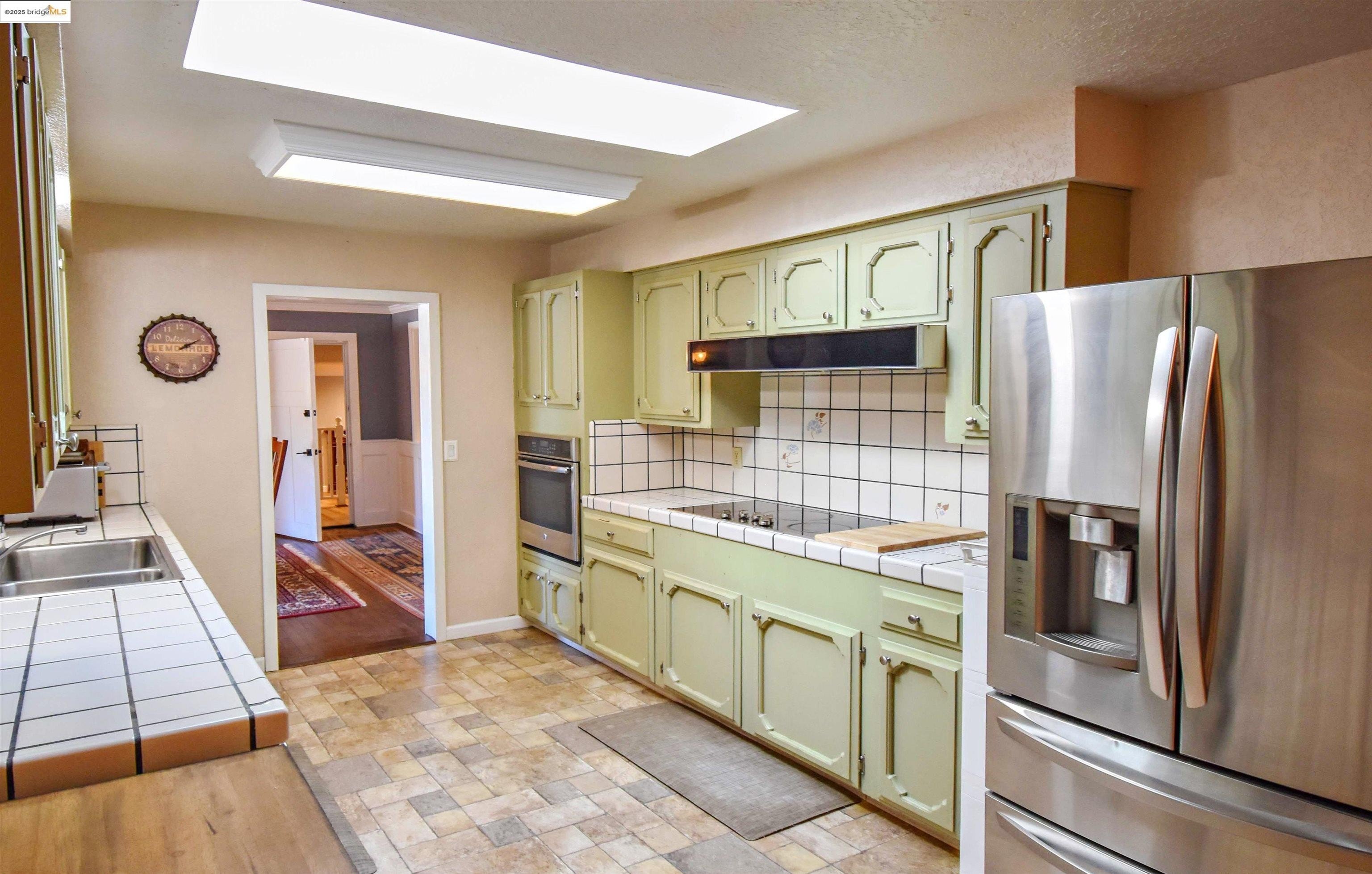 Sonora, California, 95370, United States, 4 Bedrooms Bedrooms, ,2 BathroomsBathrooms,Residential,For Sale,1934174