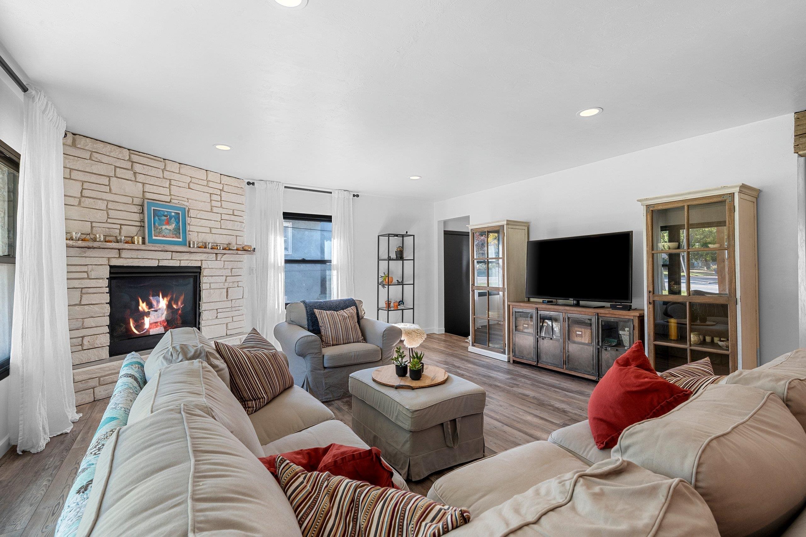 GREEN BAY, Wisconsin, 54301, United States, 3 Bedrooms Bedrooms, ,3 BathroomsBathrooms,Residential,For Sale,1969086